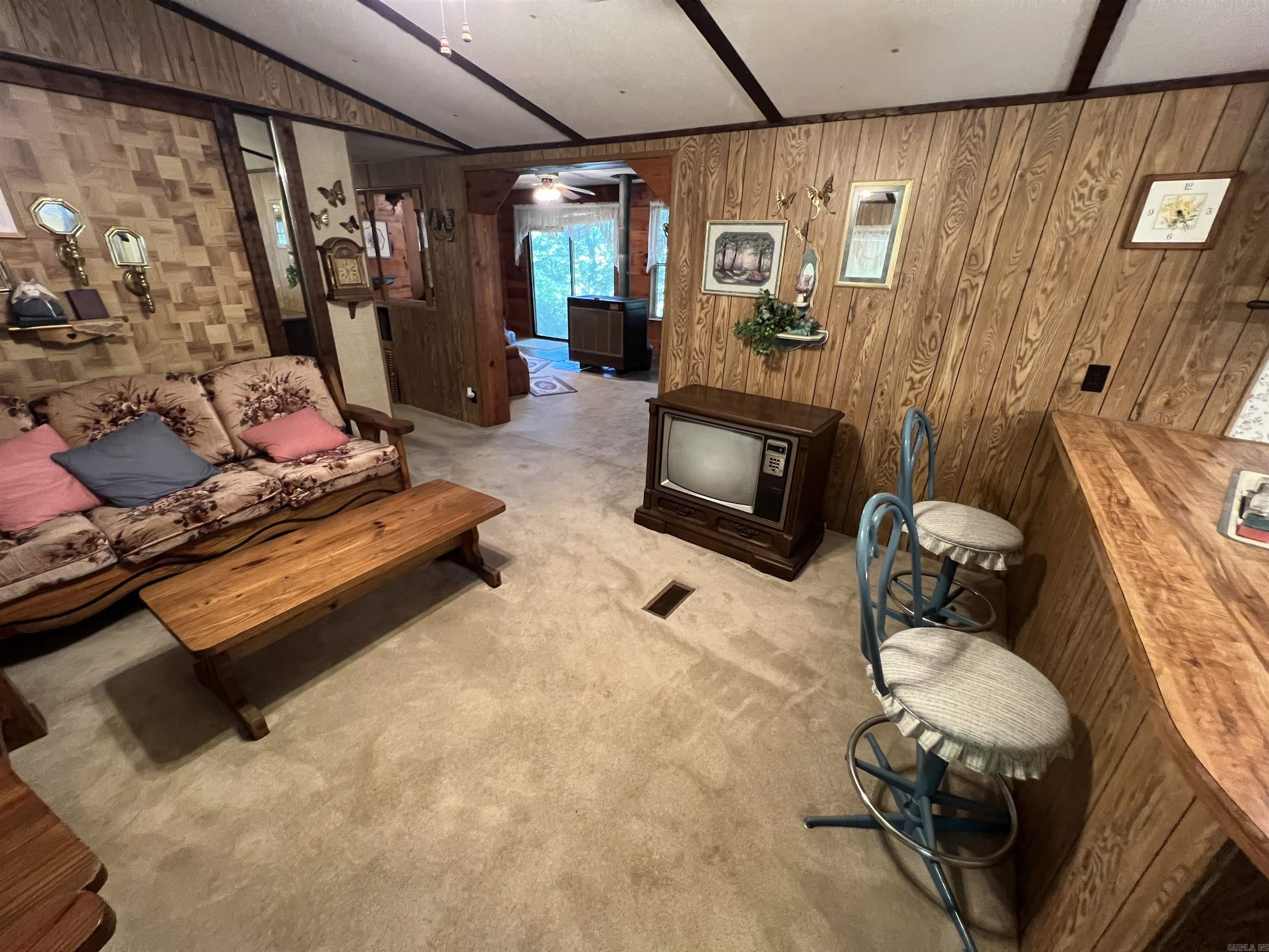 TOMAHAWK VILLAGE - Residential