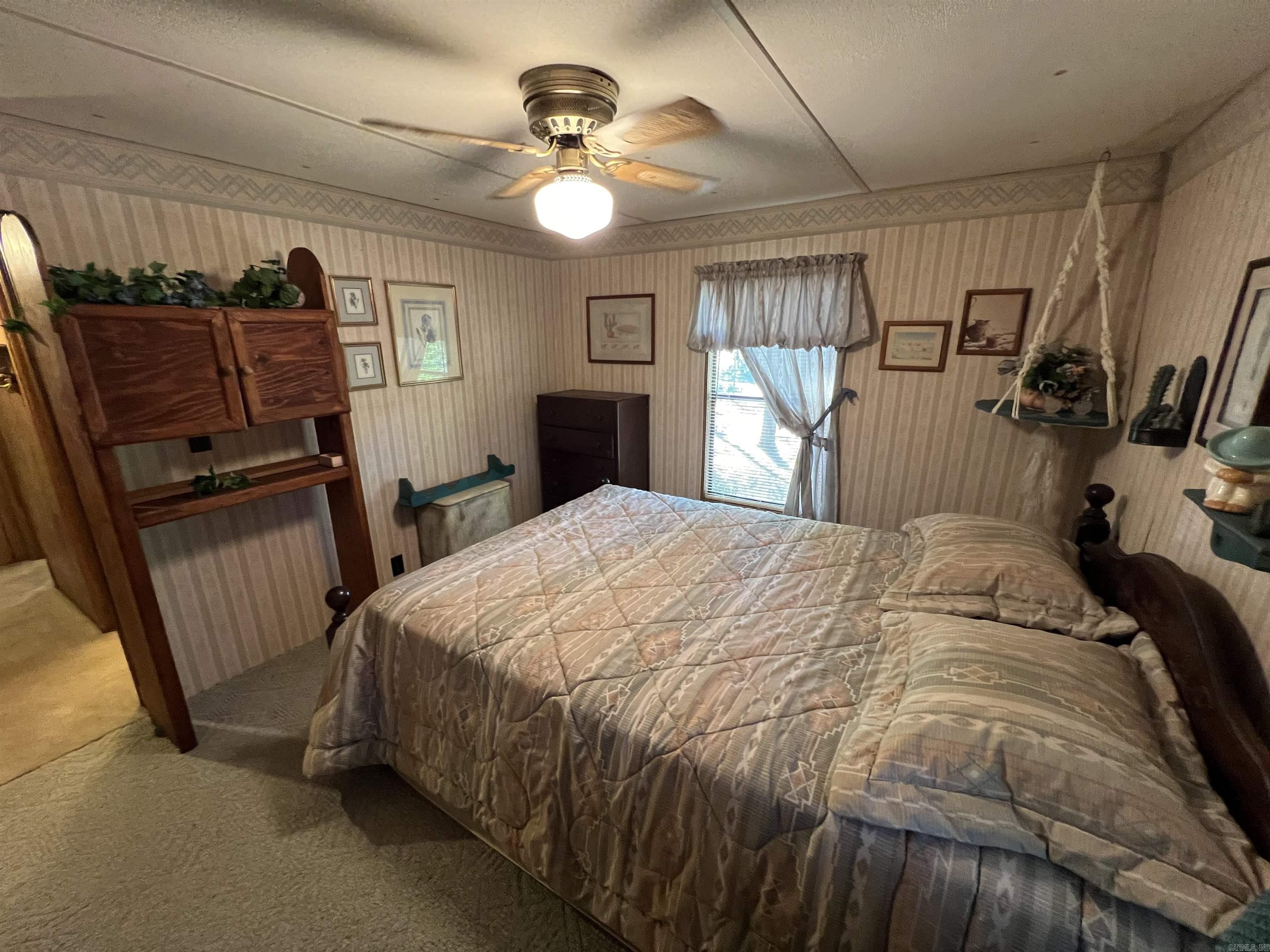 TOMAHAWK VILLAGE - Residential