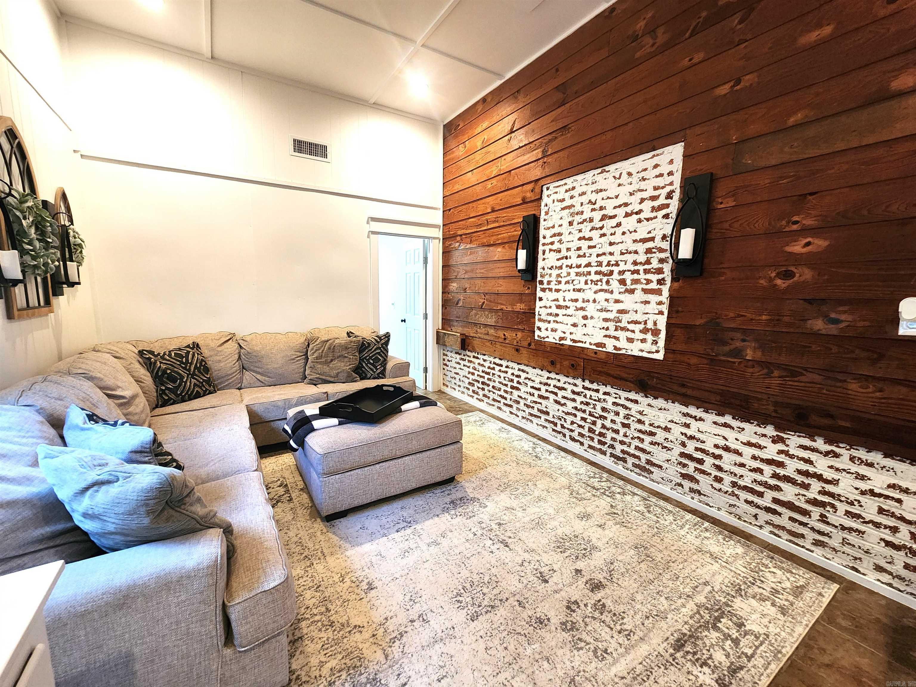 Thompson Heights - Residential