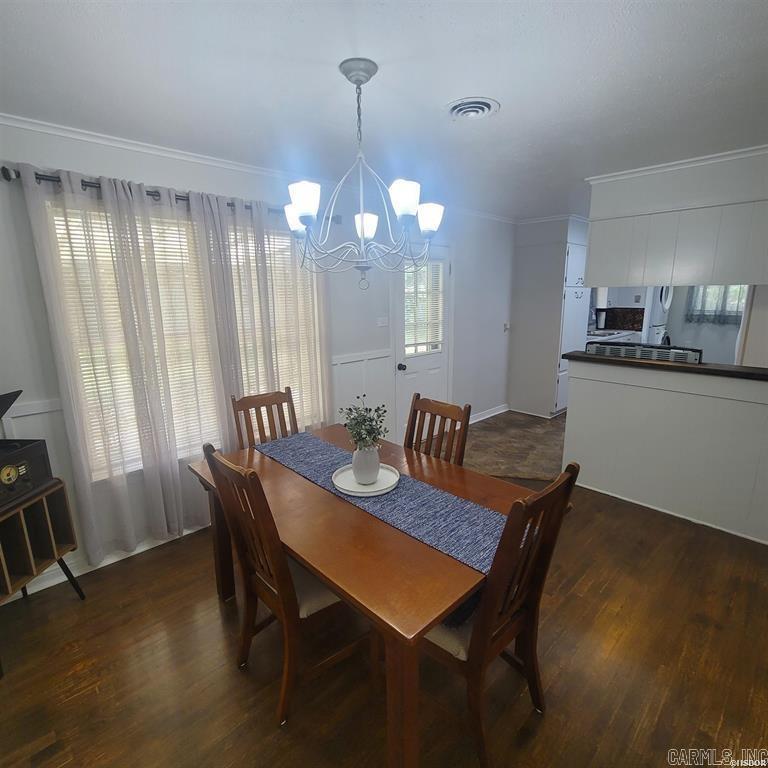 Uplatted Hot Springs - Residential