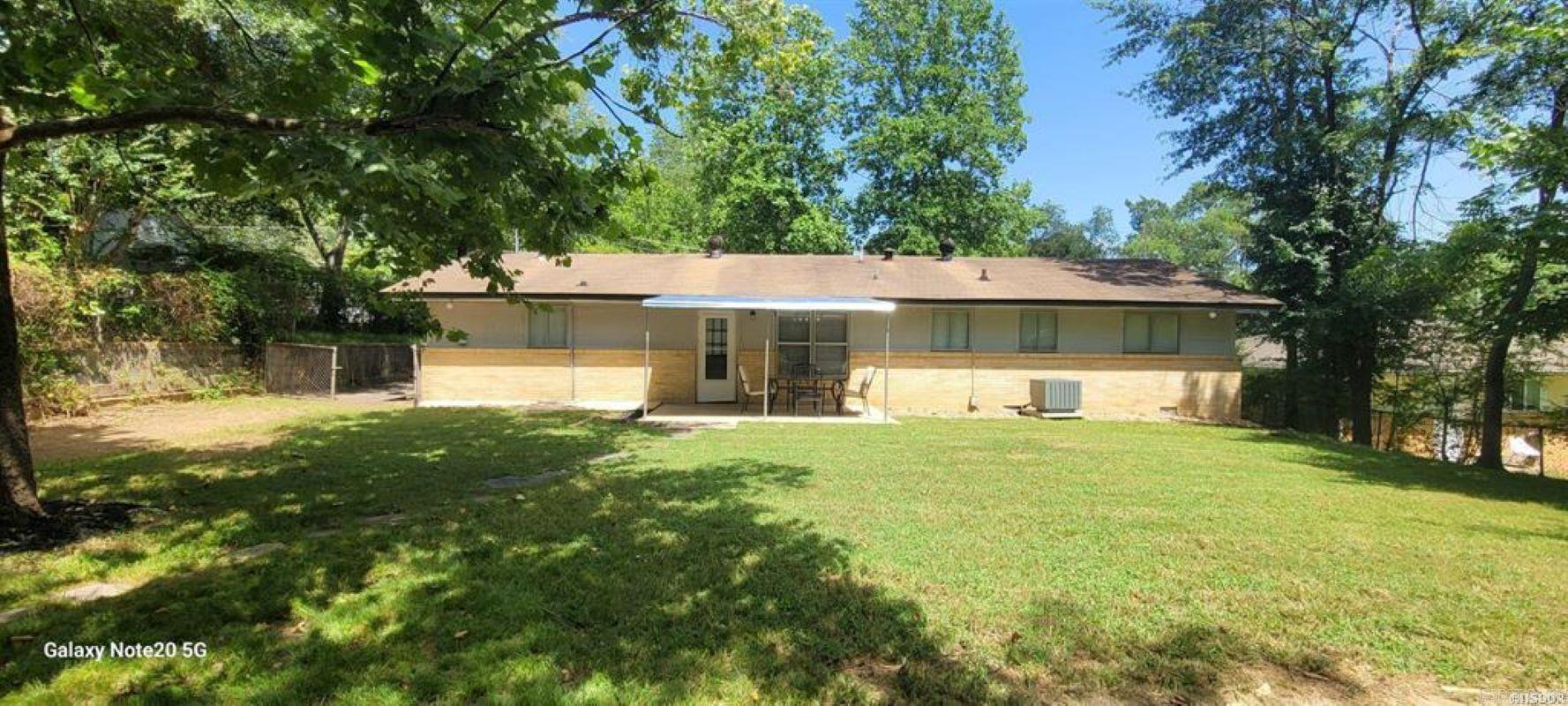 Uplatted Hot Springs - Residential