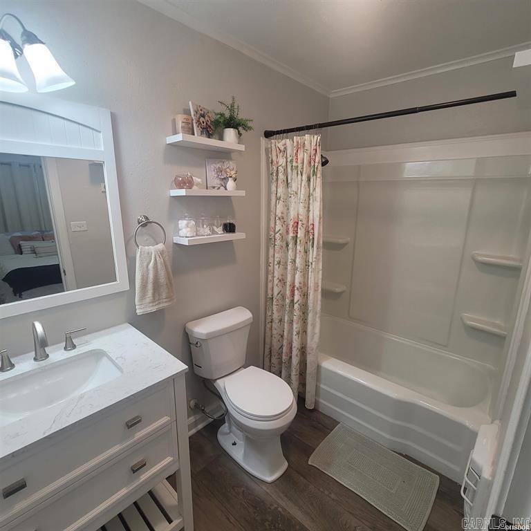 Uplatted Hot Springs - Residential