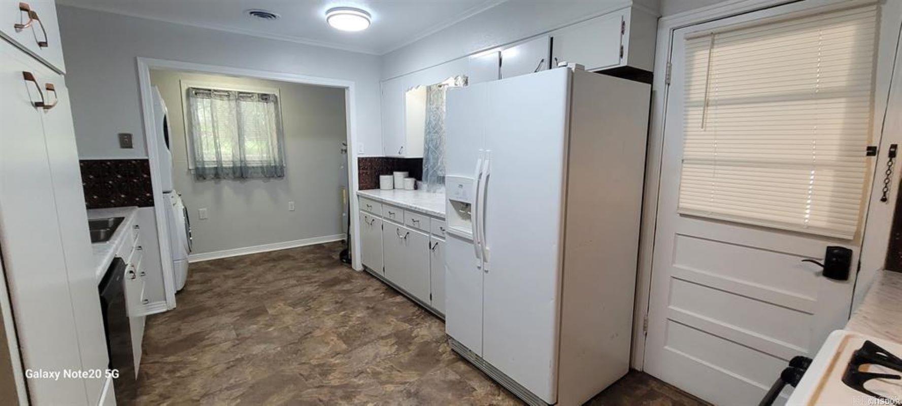 Uplatted Hot Springs - Residential