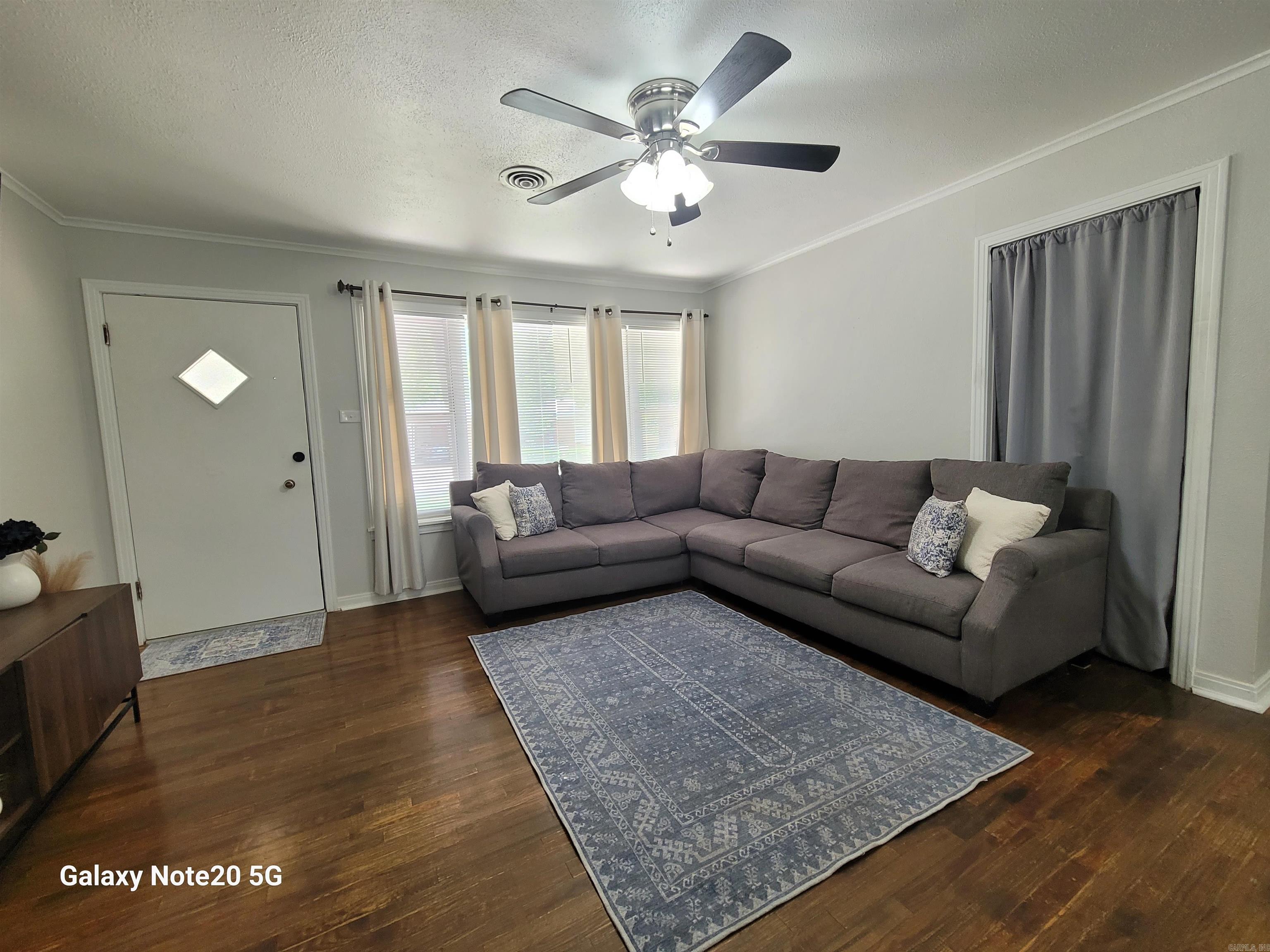 Uplatted Hot Springs - Residential