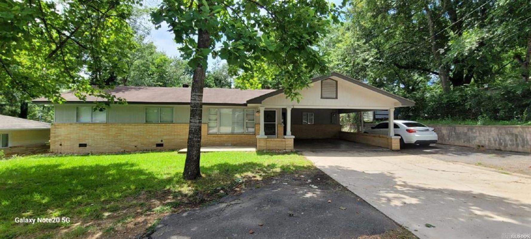 Uplatted Hot Springs - Residential