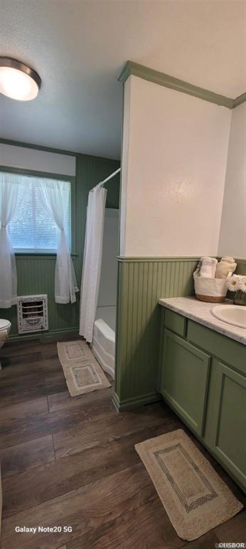 Uplatted Hot Springs - Residential