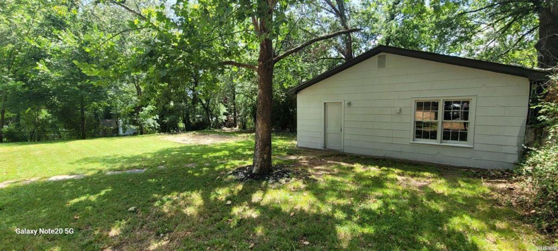 Uplatted Hot Springs - Residential