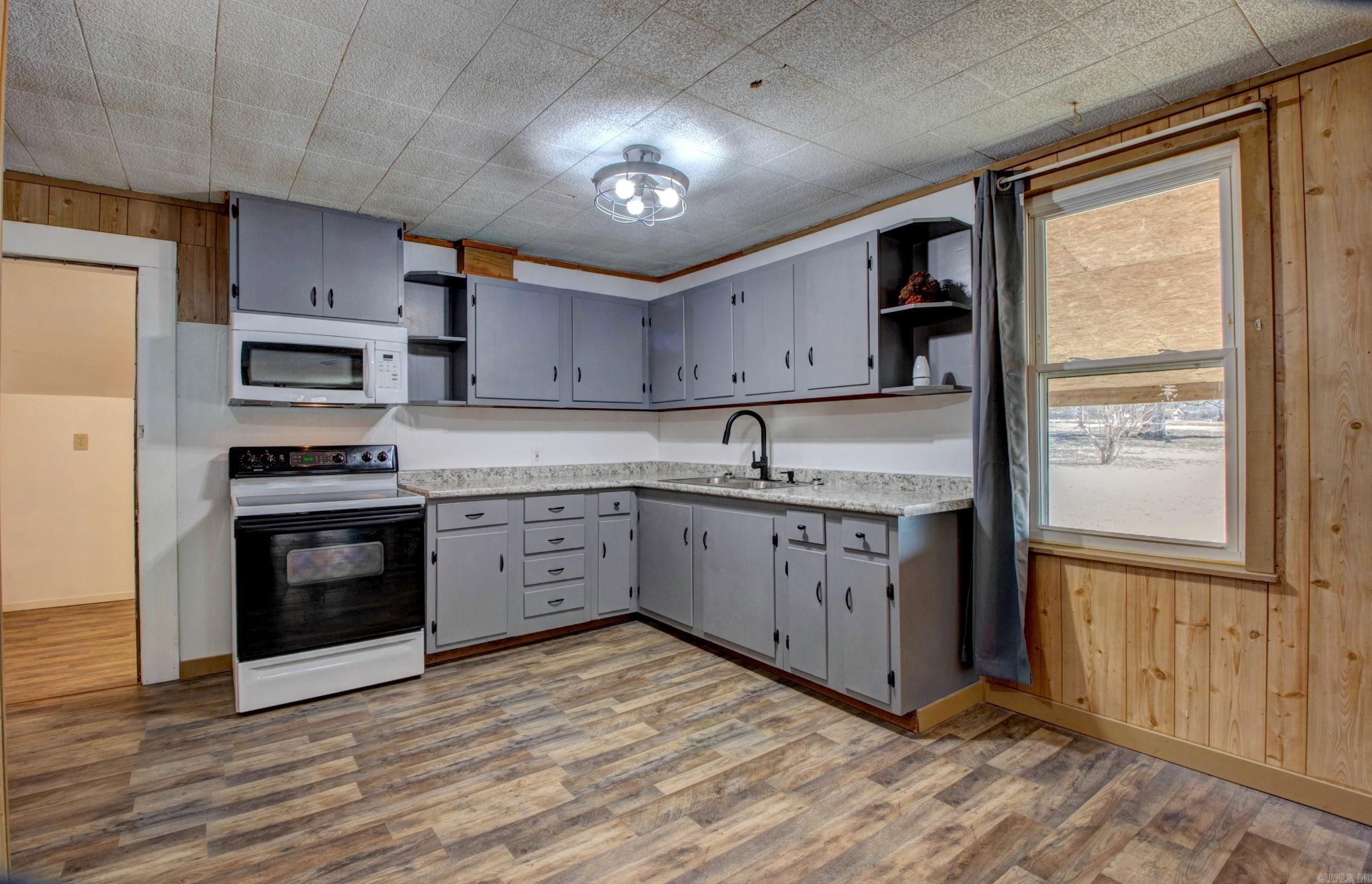 EL PASO (TOWN OF) - Residential