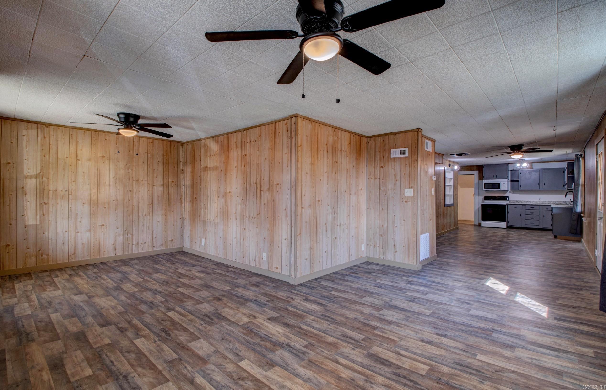 EL PASO (TOWN OF) - Residential