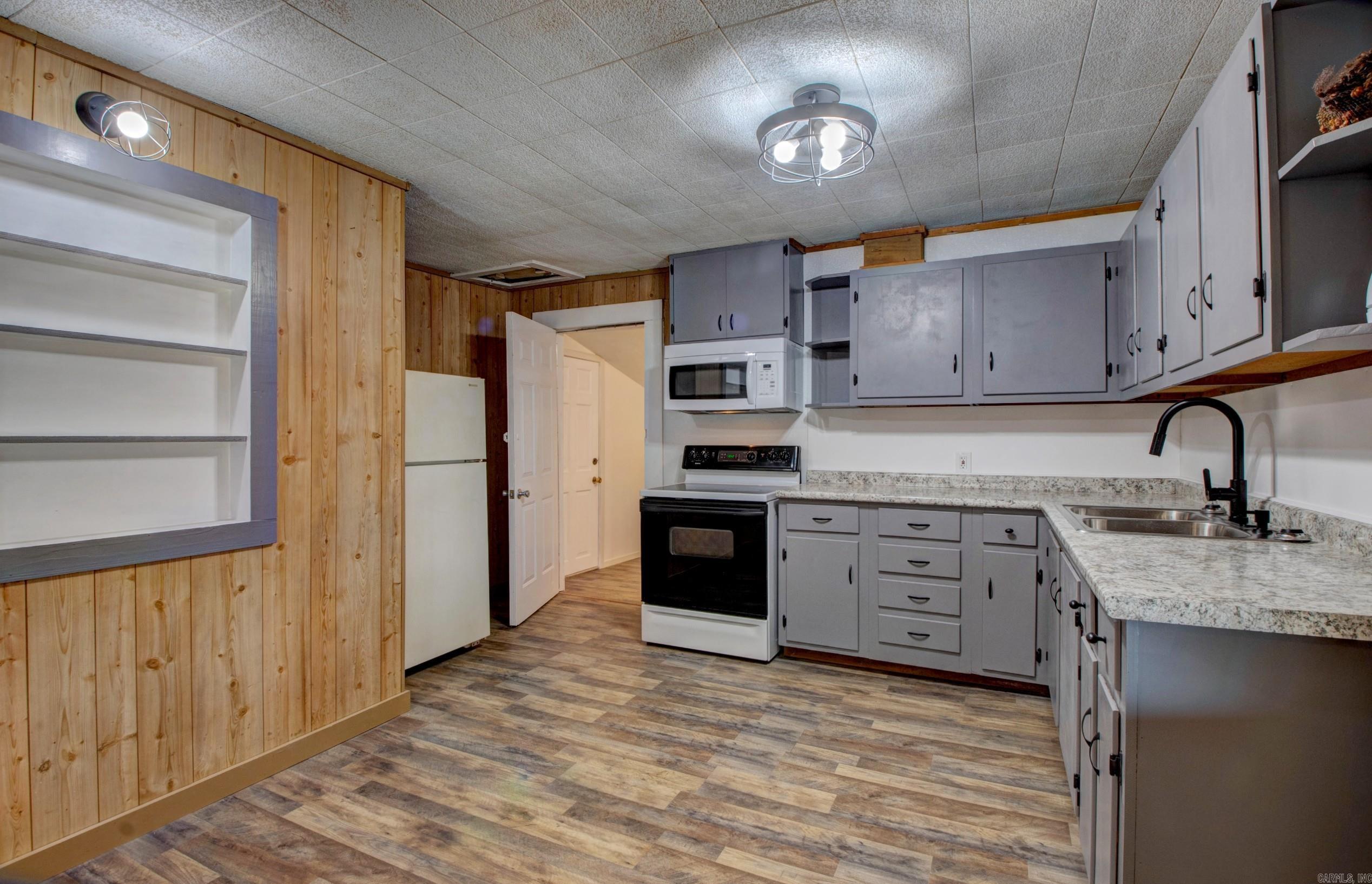 EL PASO (TOWN OF) - Residential