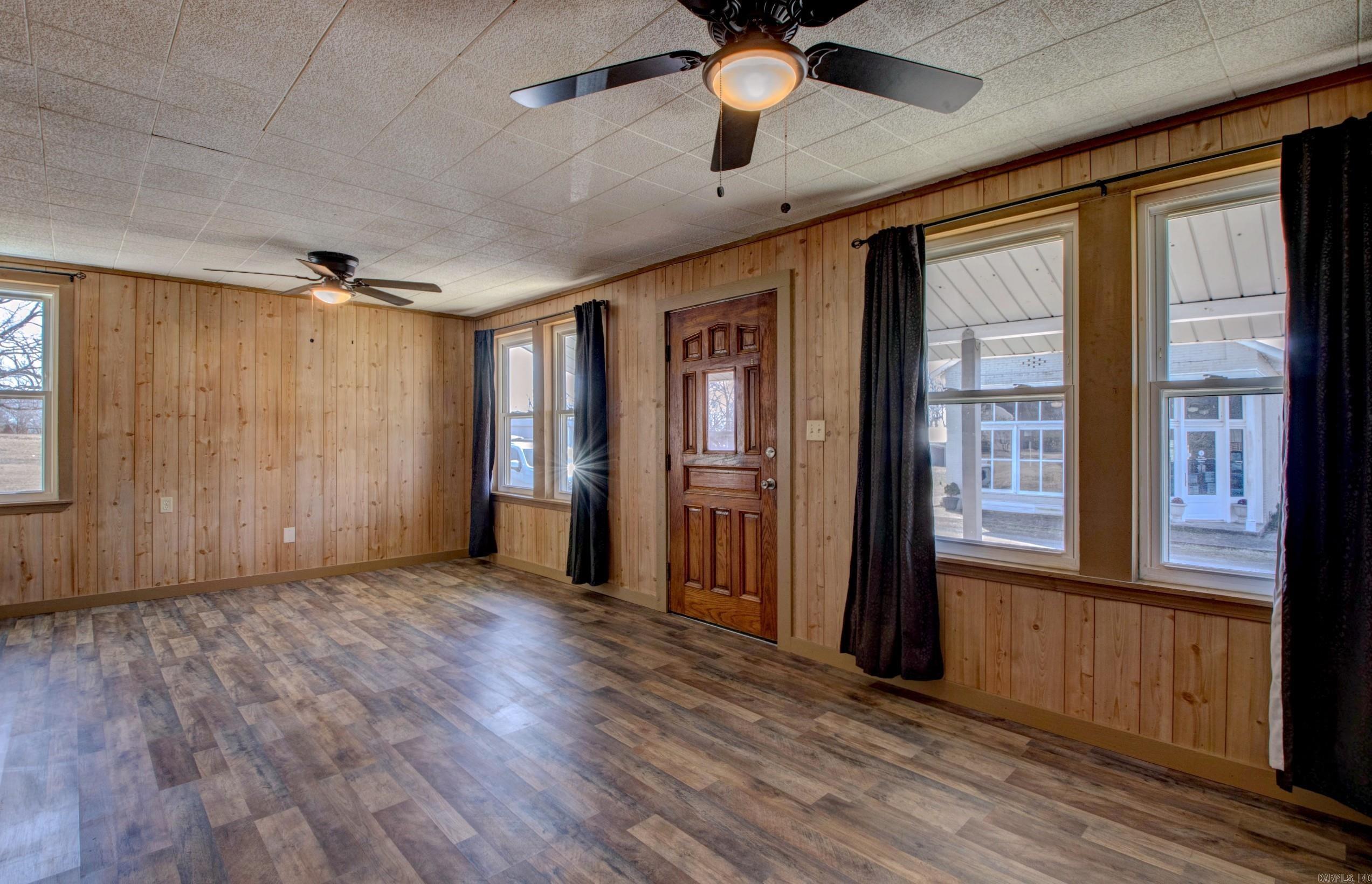 EL PASO (TOWN OF) - Residential