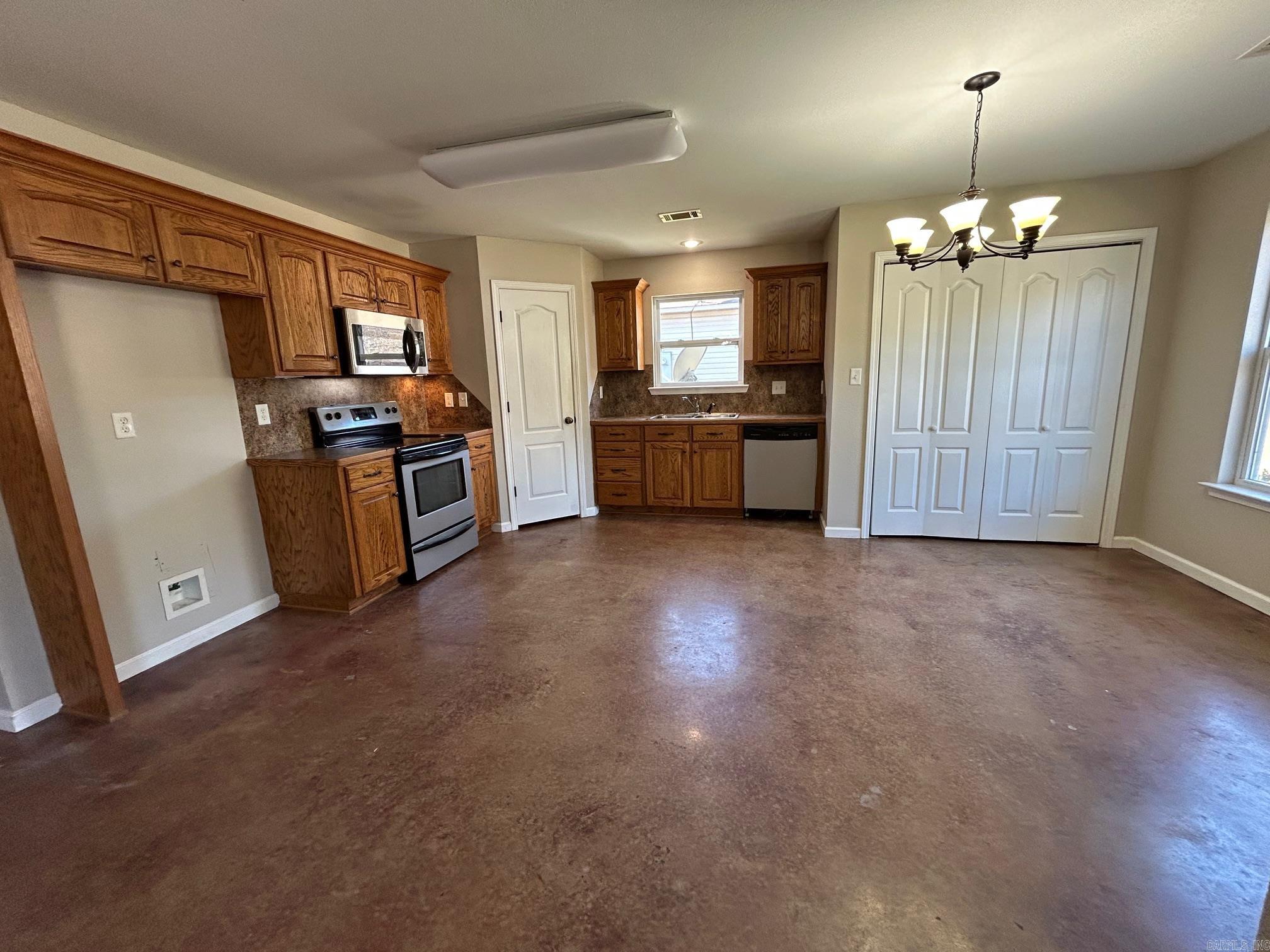 Twins Hills - Residential Lease