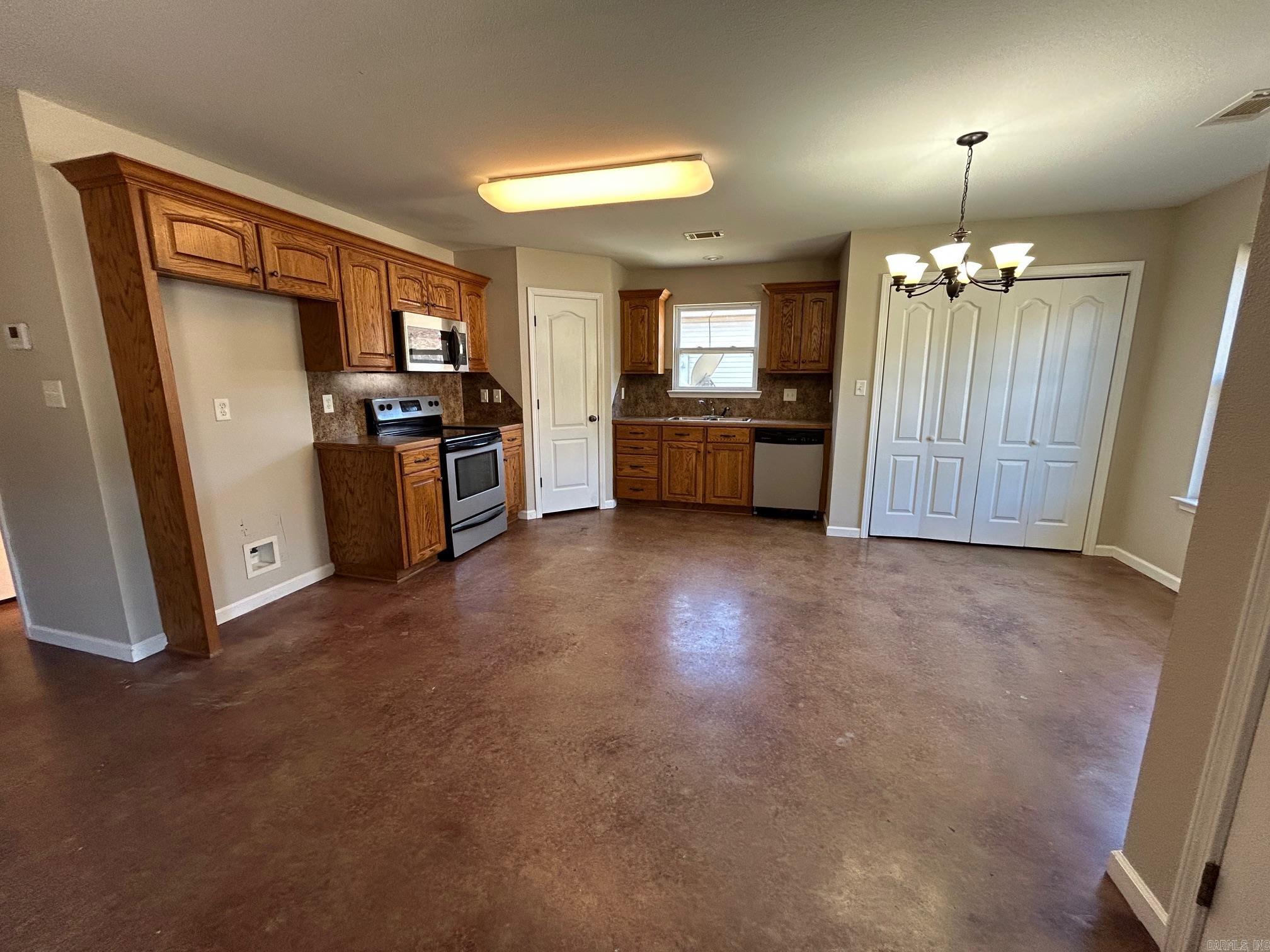 Twins Hills - Residential Lease