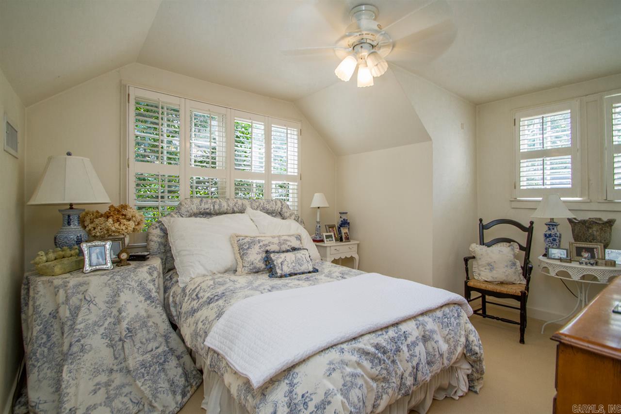 PINE VIEW - Residential