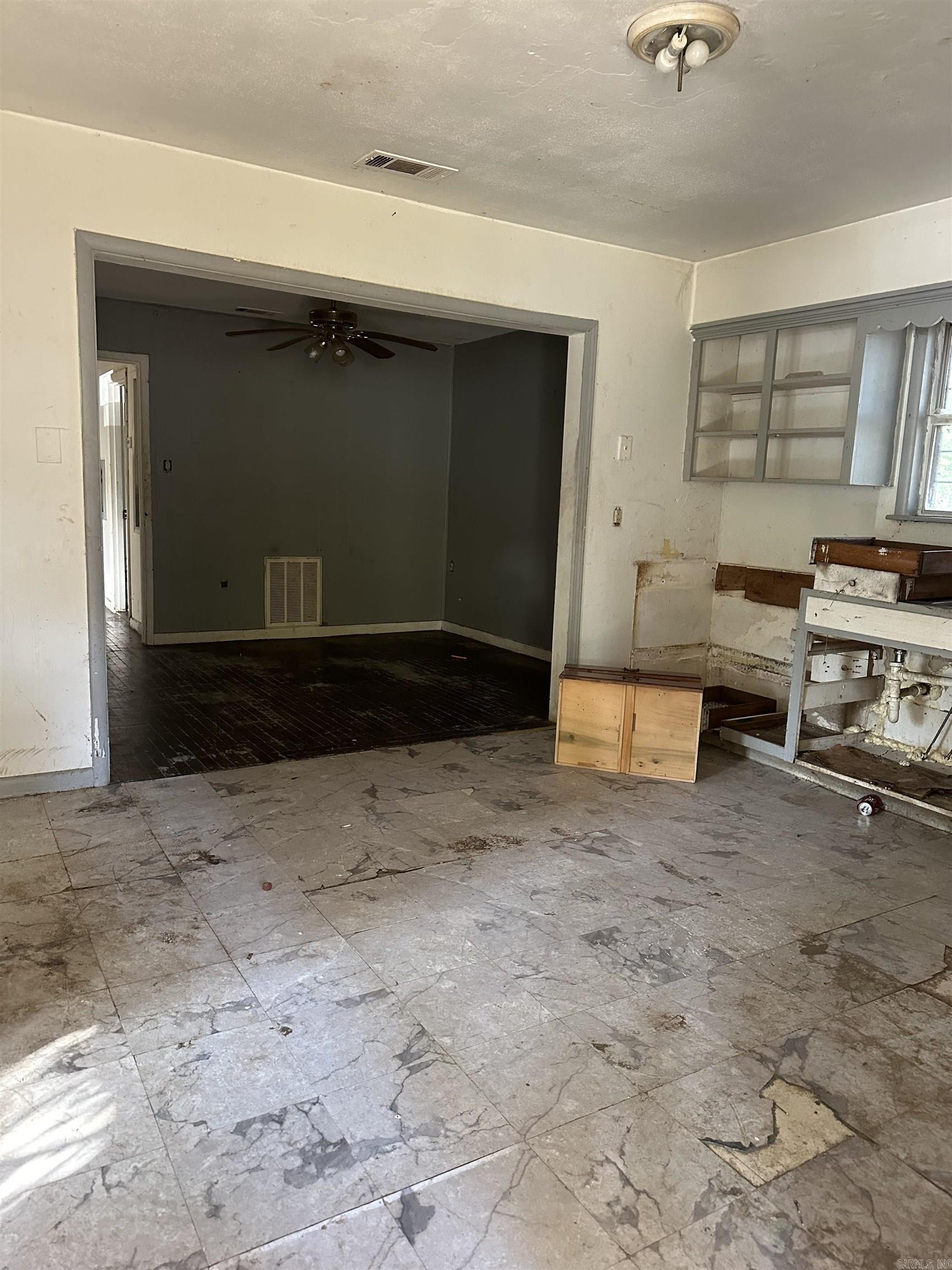 SOUTH HEIGHTS - Residential