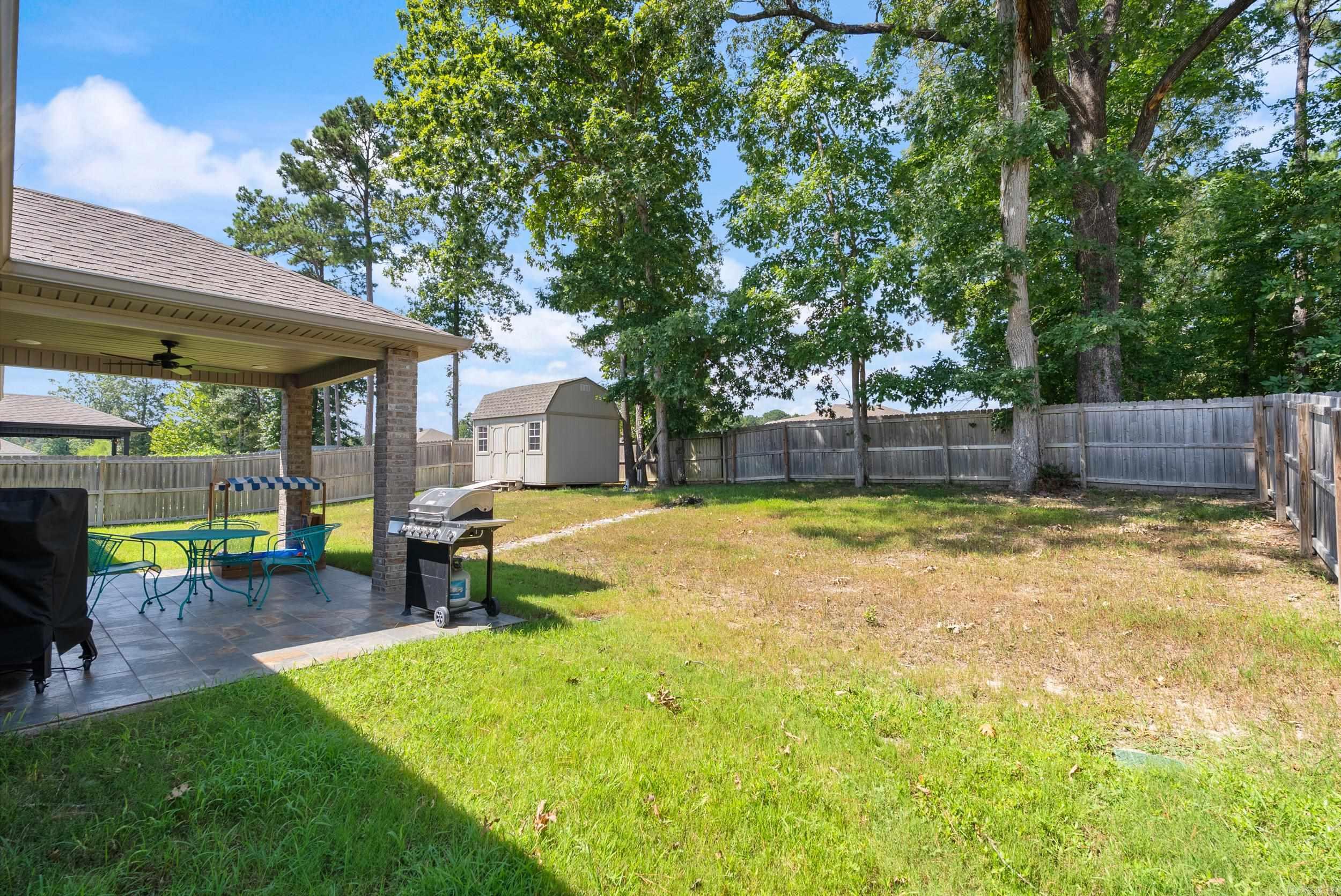 WESTERN WOODS - Residential