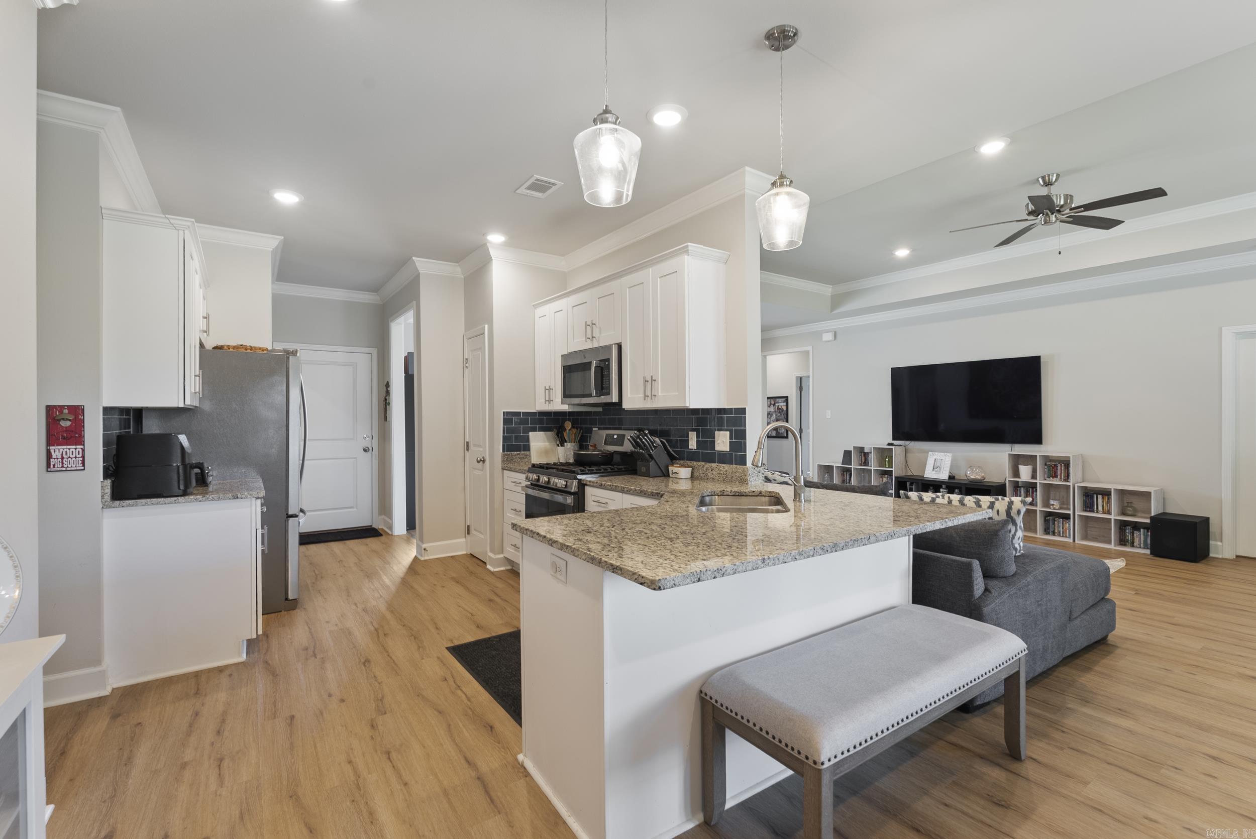 WESTERN WOODS - Residential