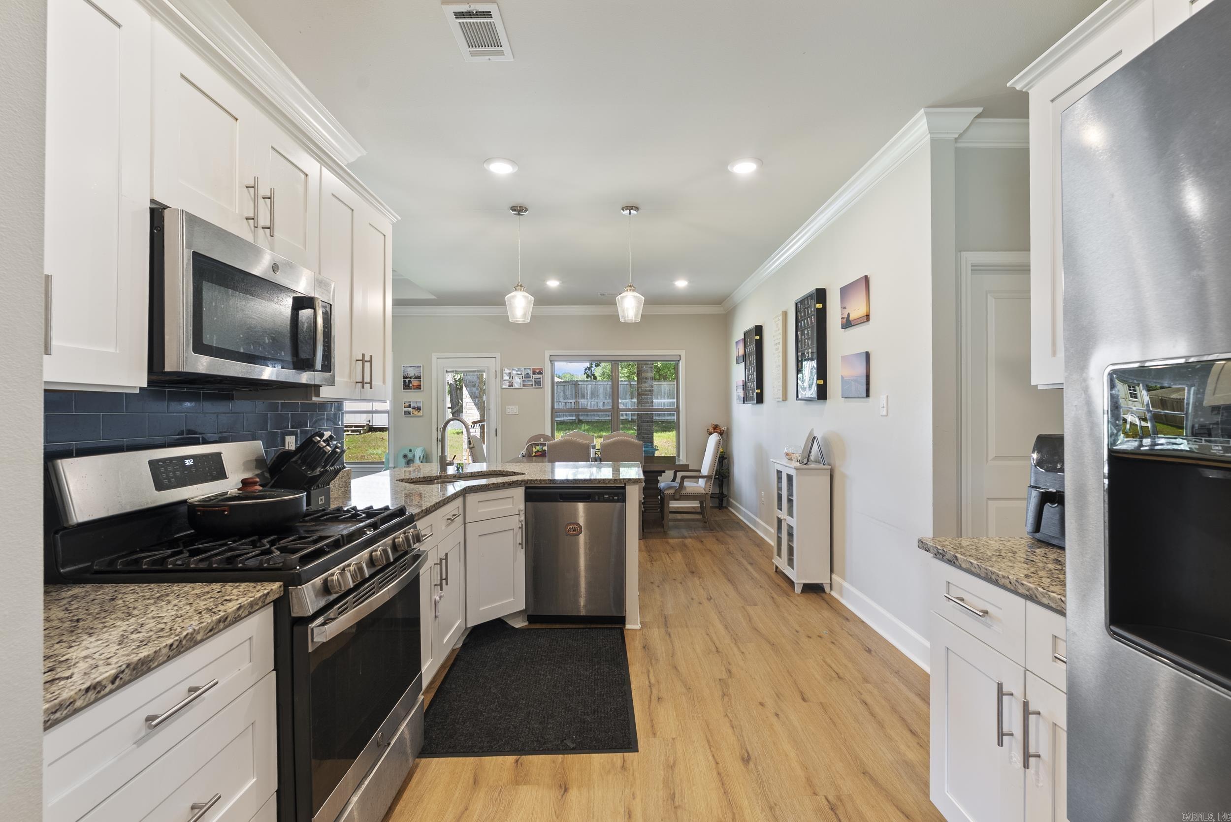 WESTERN WOODS - Residential