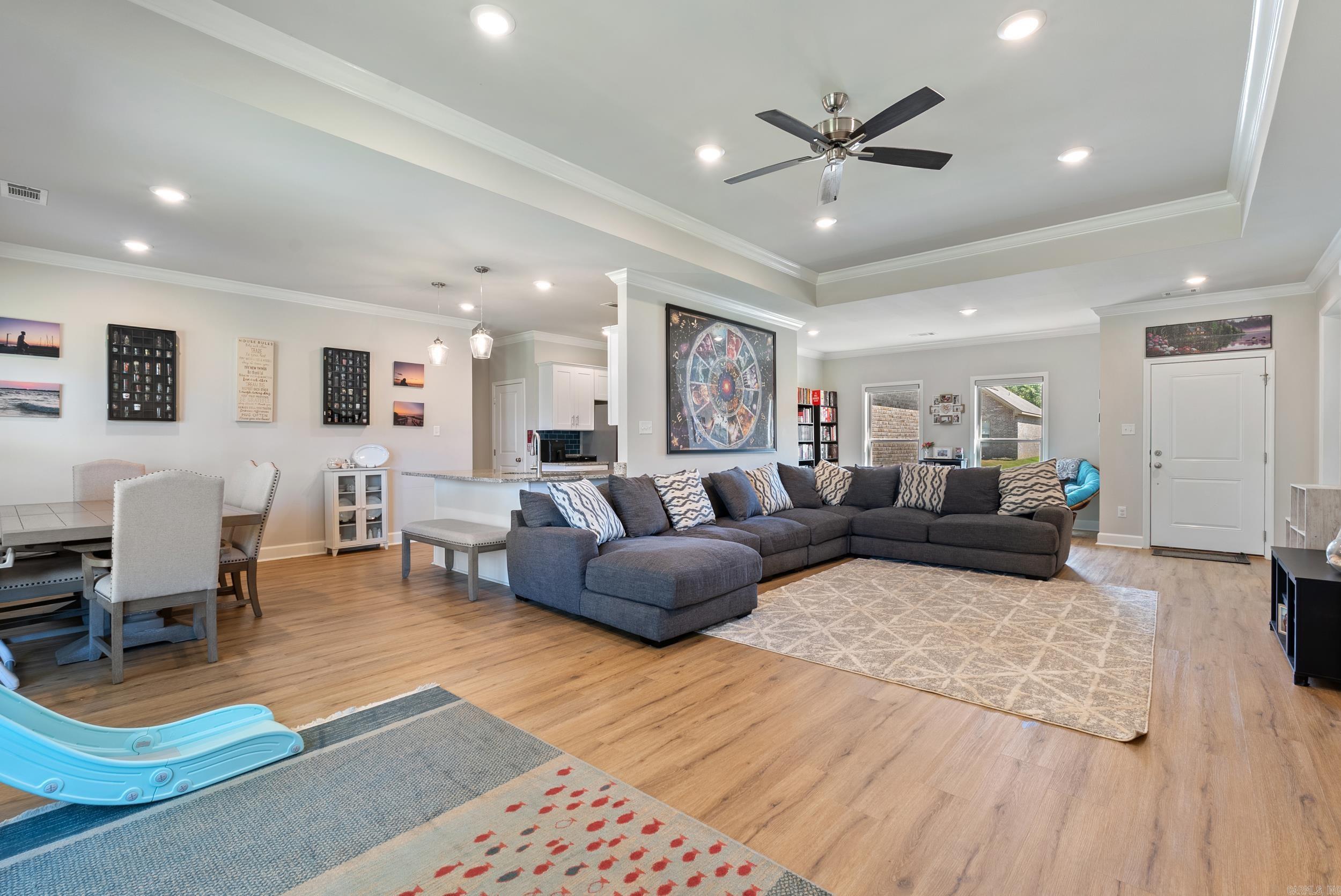 WESTERN WOODS - Residential