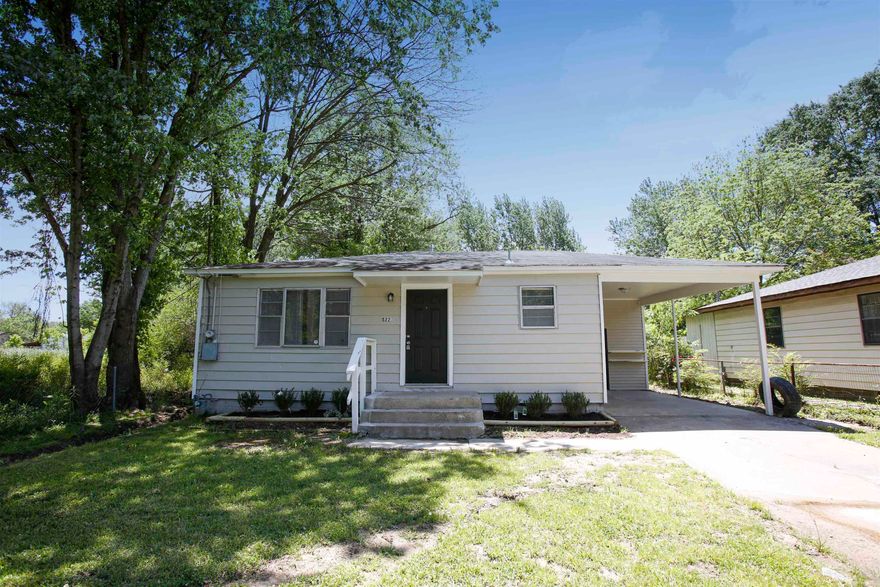 Check out this 3 bedroom house that is waiting for you to call it home. Kitchen has new granite countertops and plenty of shelving and storage space. Separate dining area. Large, fenced yard with back patio area that is perfect for enjoying the outdoors. Tenant occupied, 24-hour notice. Lease in place. Monday-Friday showings only. Any offer needs to have the following verbiage included "buyer is aware there is a lease in place and agree to the lease terms".