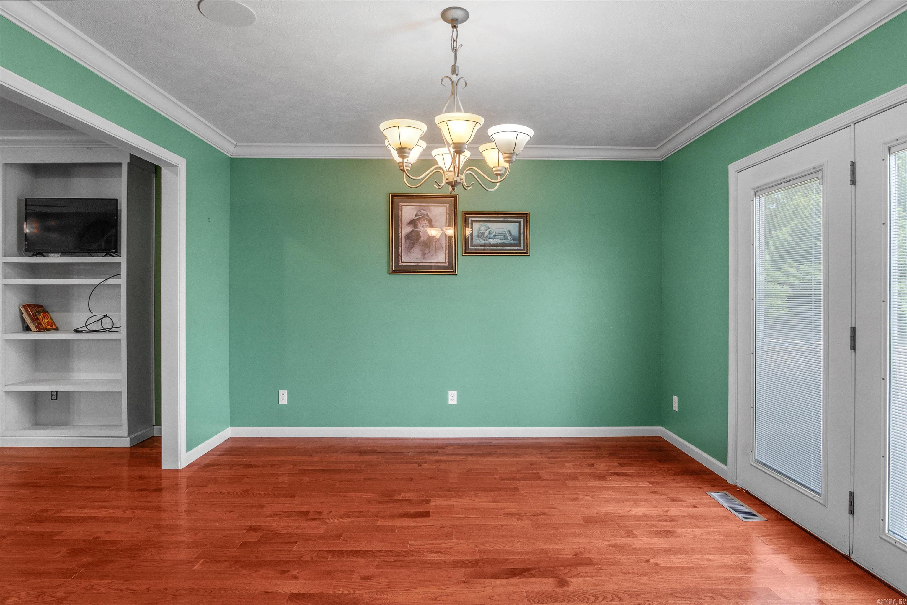 TRIPLE J ESTATES - Residential