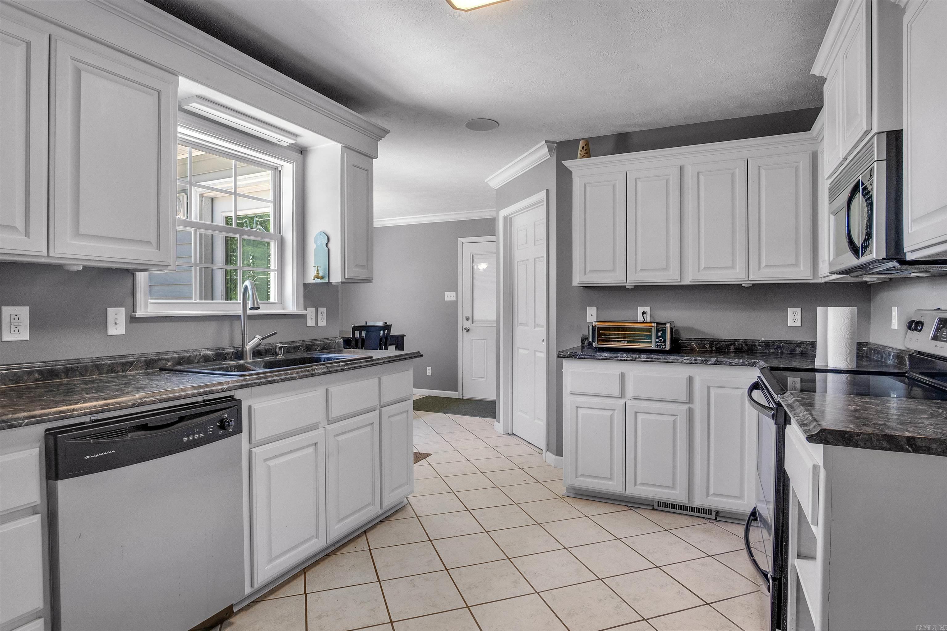 TRIPLE J ESTATES - Residential