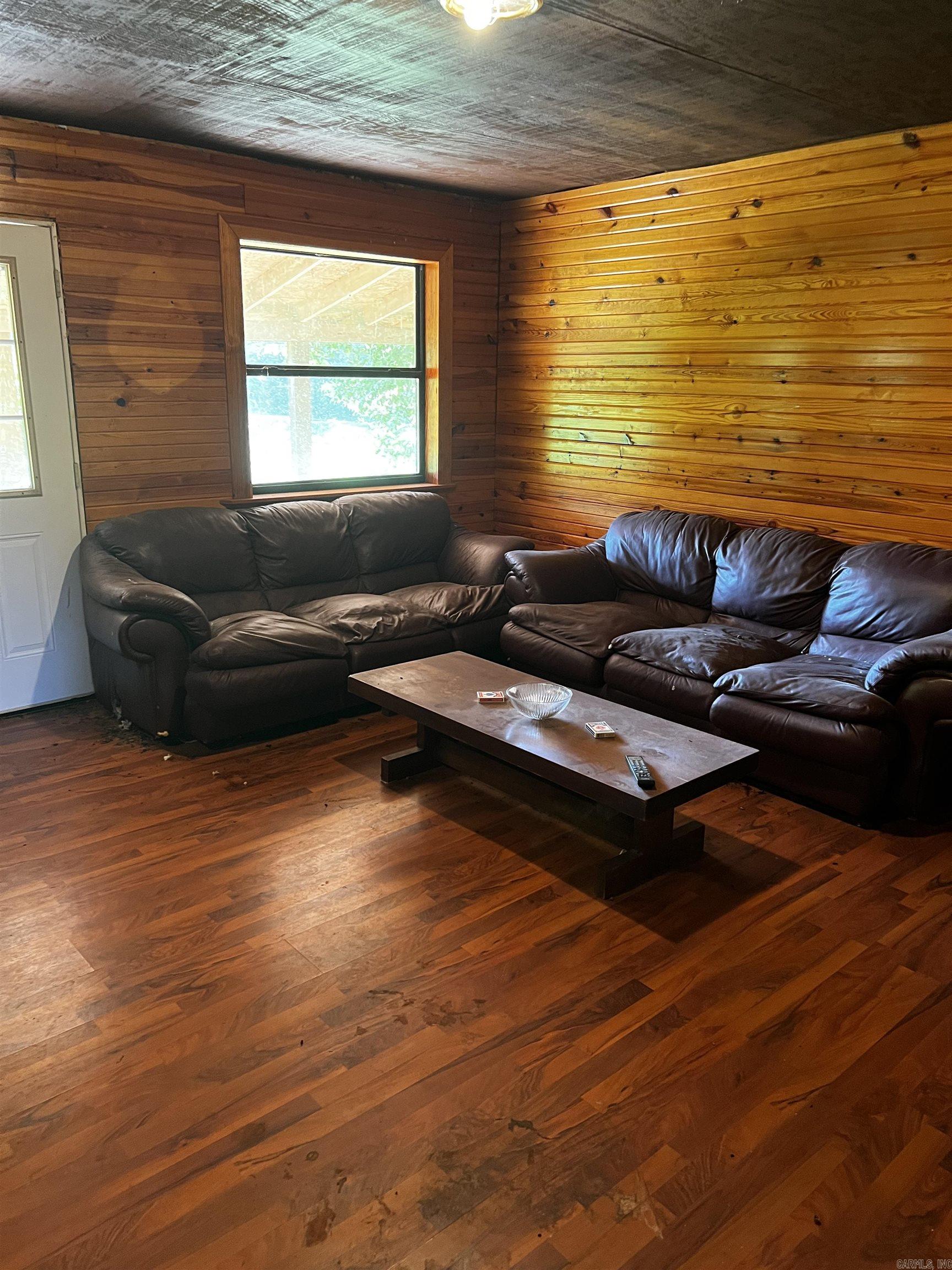 Metes & Bounds - Land