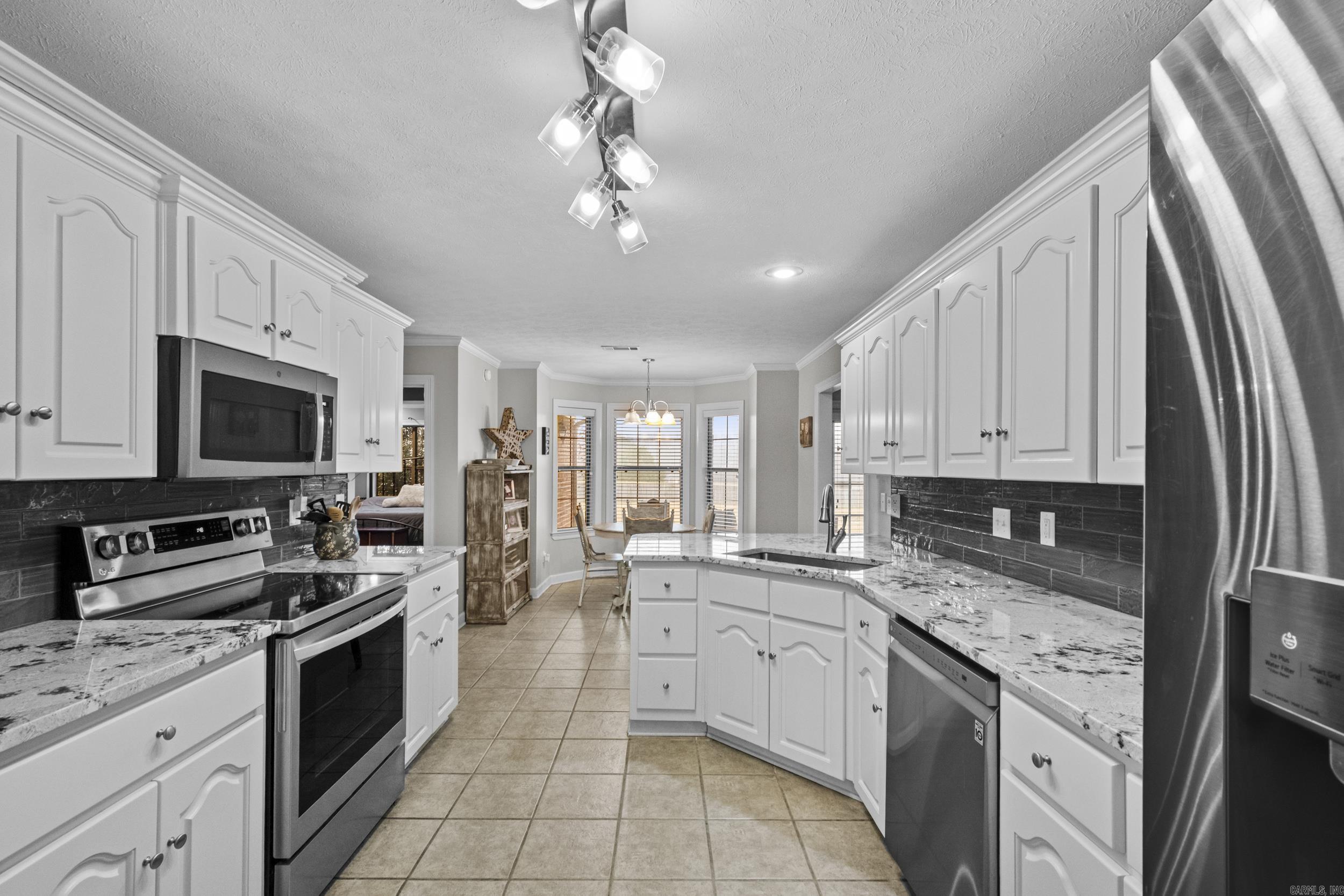 ROYAL OAKS - Residential