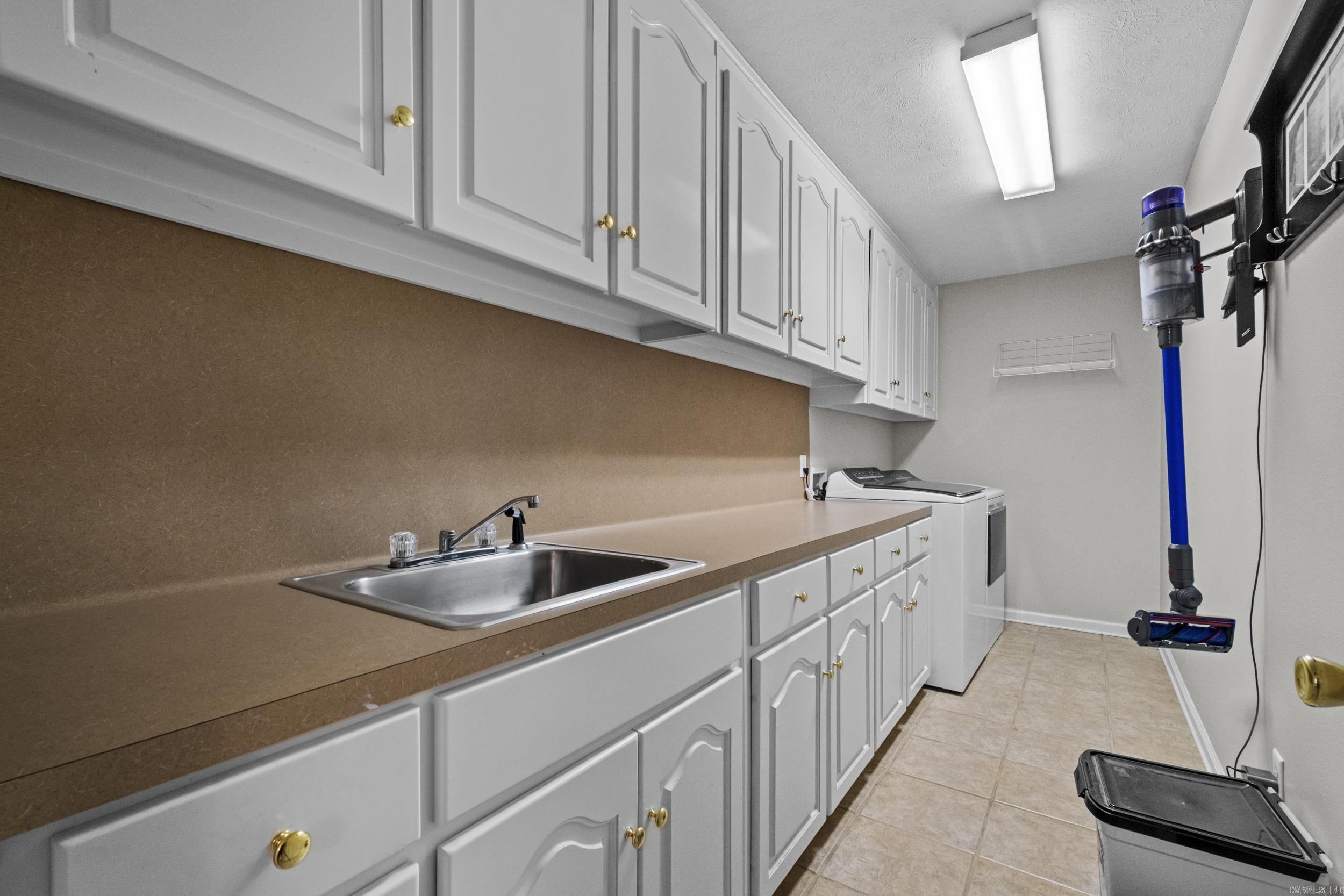 ROYAL OAKS - Residential