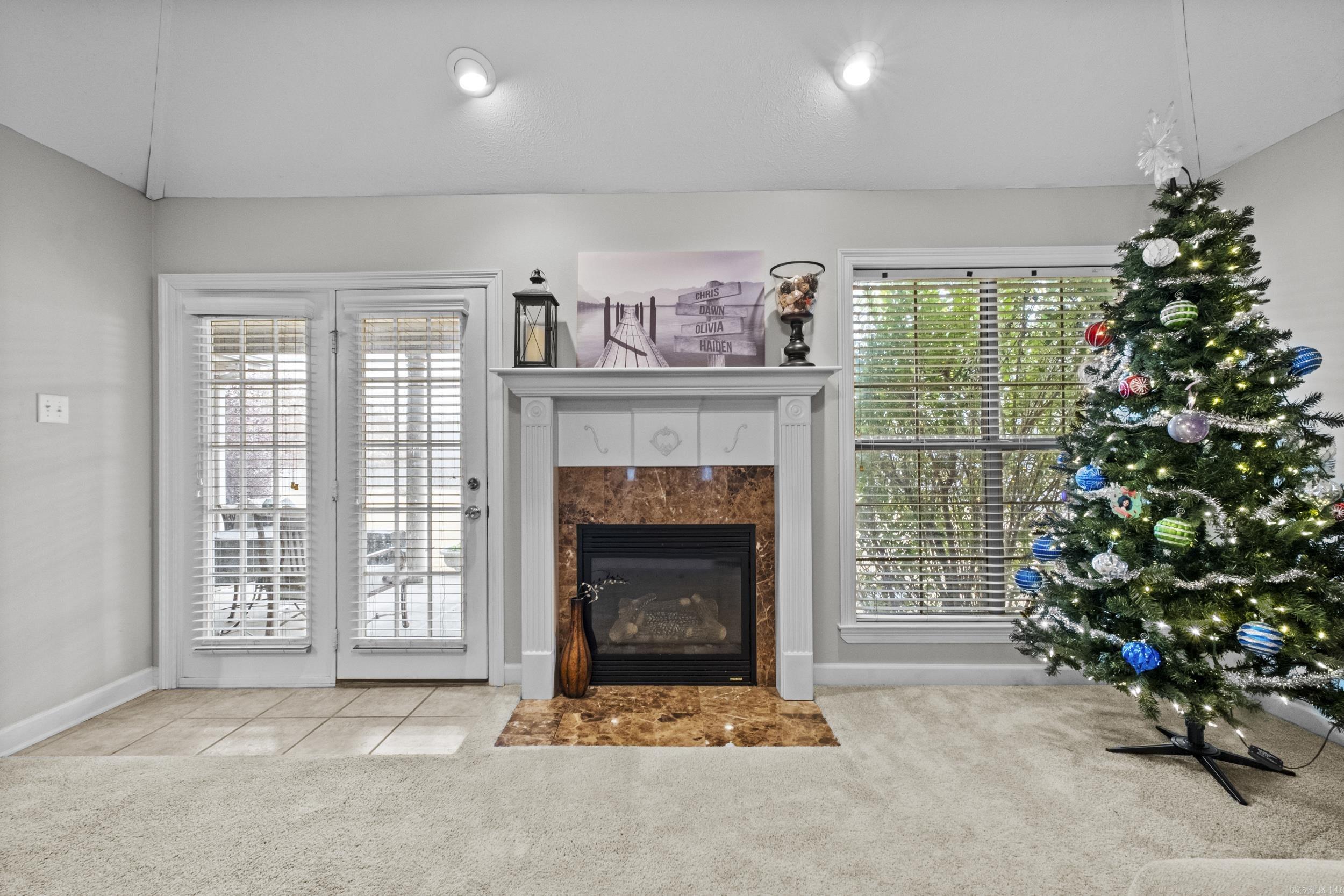 ROYAL OAKS - Residential