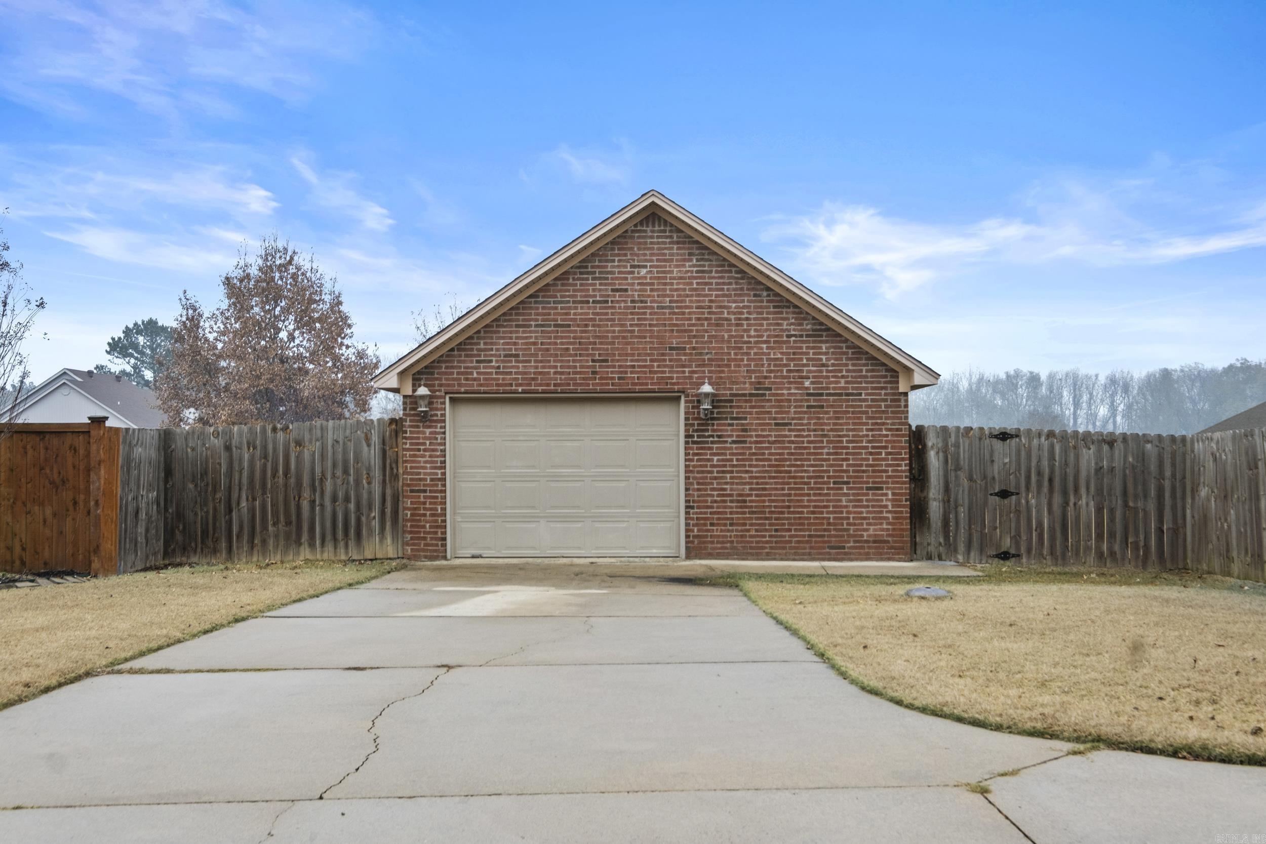 ROYAL OAKS - Residential