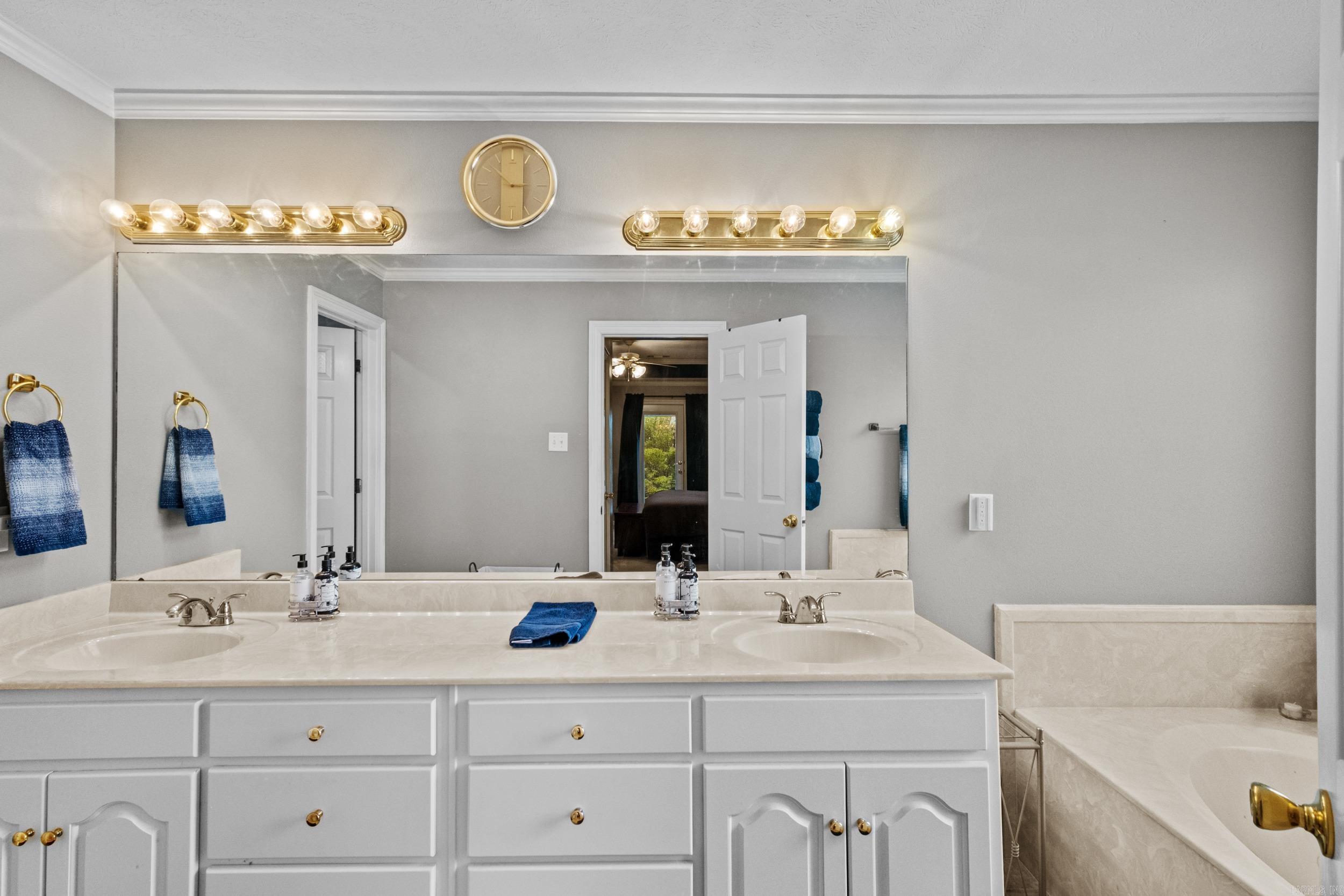 ROYAL OAKS - Residential