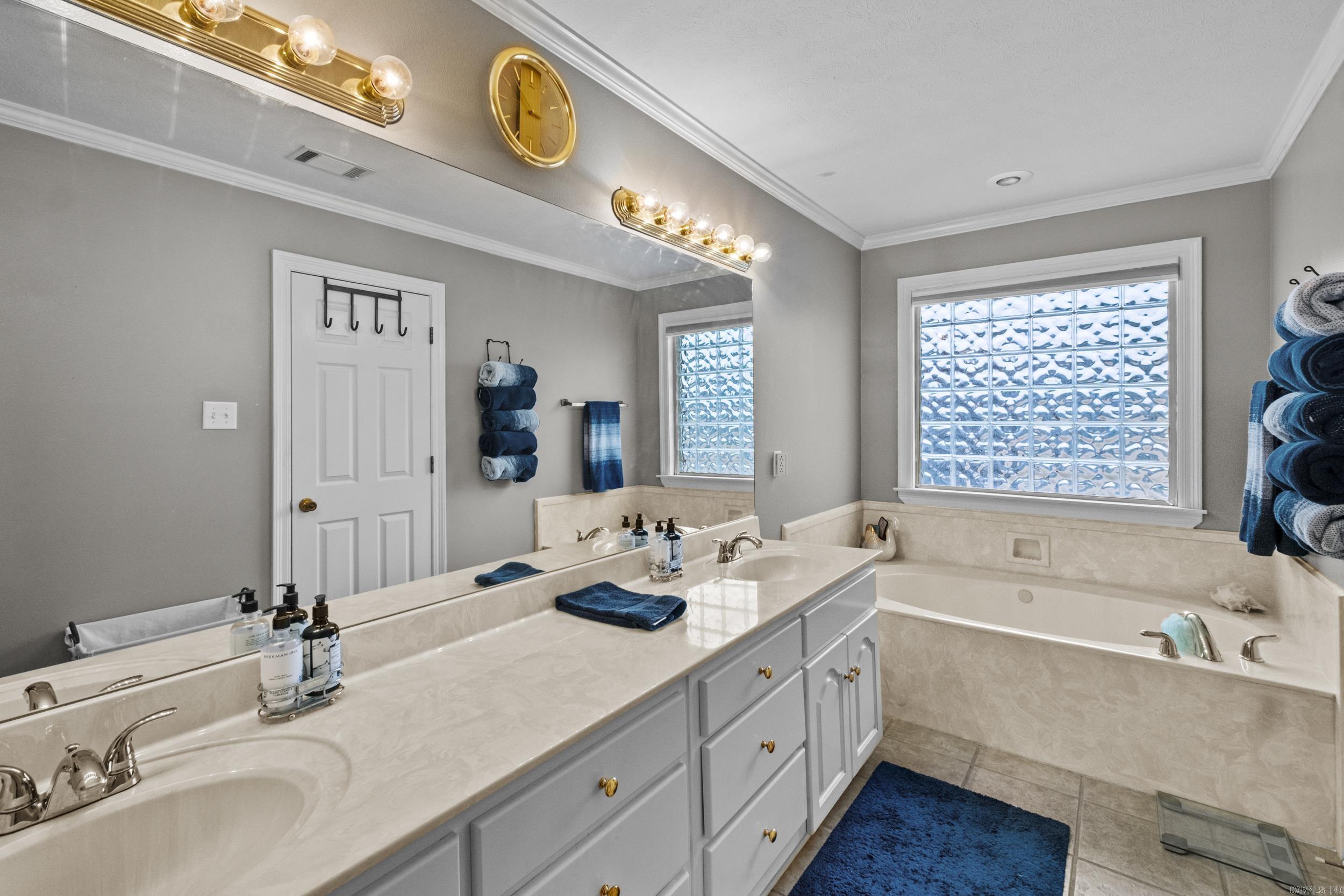 ROYAL OAKS - Residential