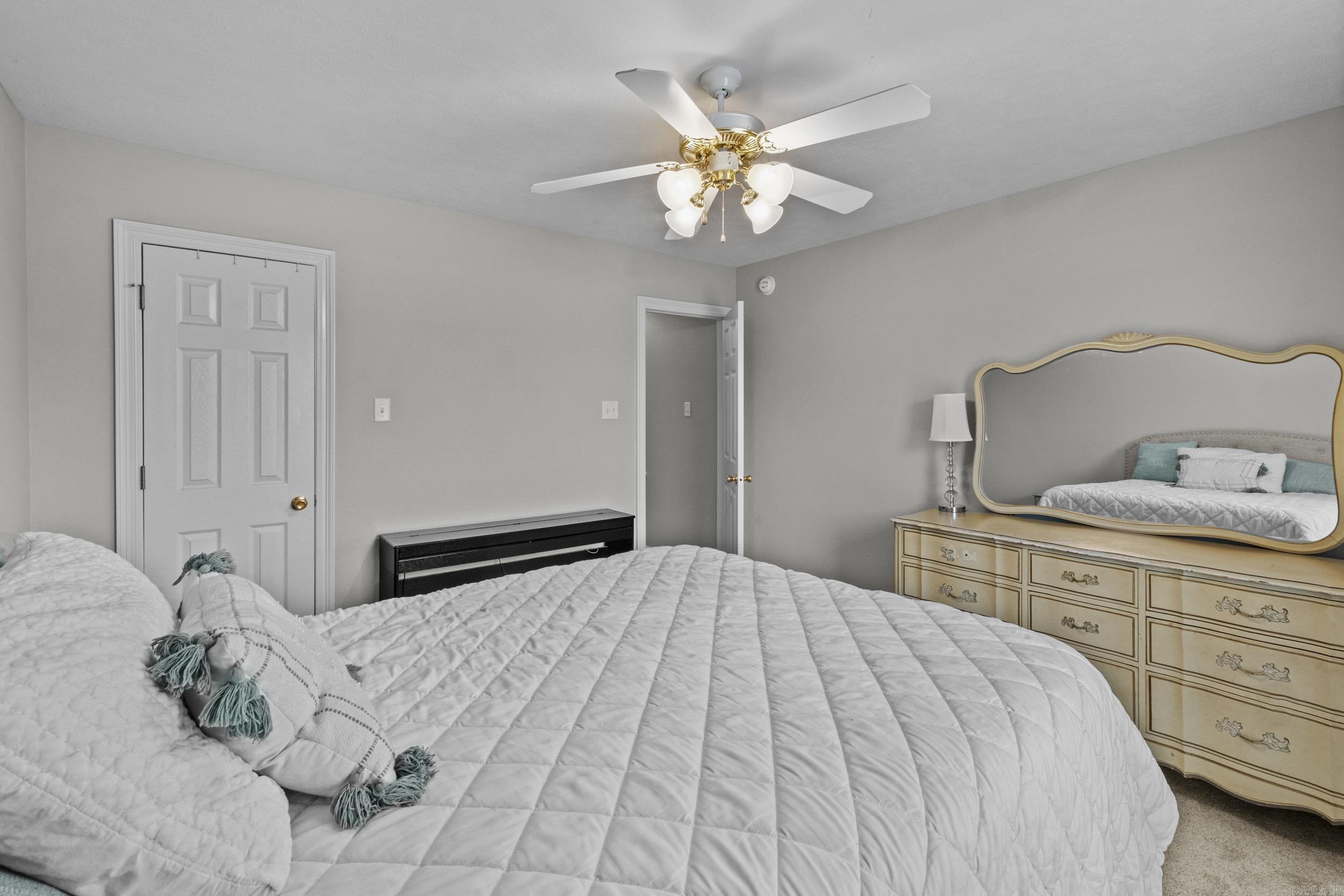 ROYAL OAKS - Residential