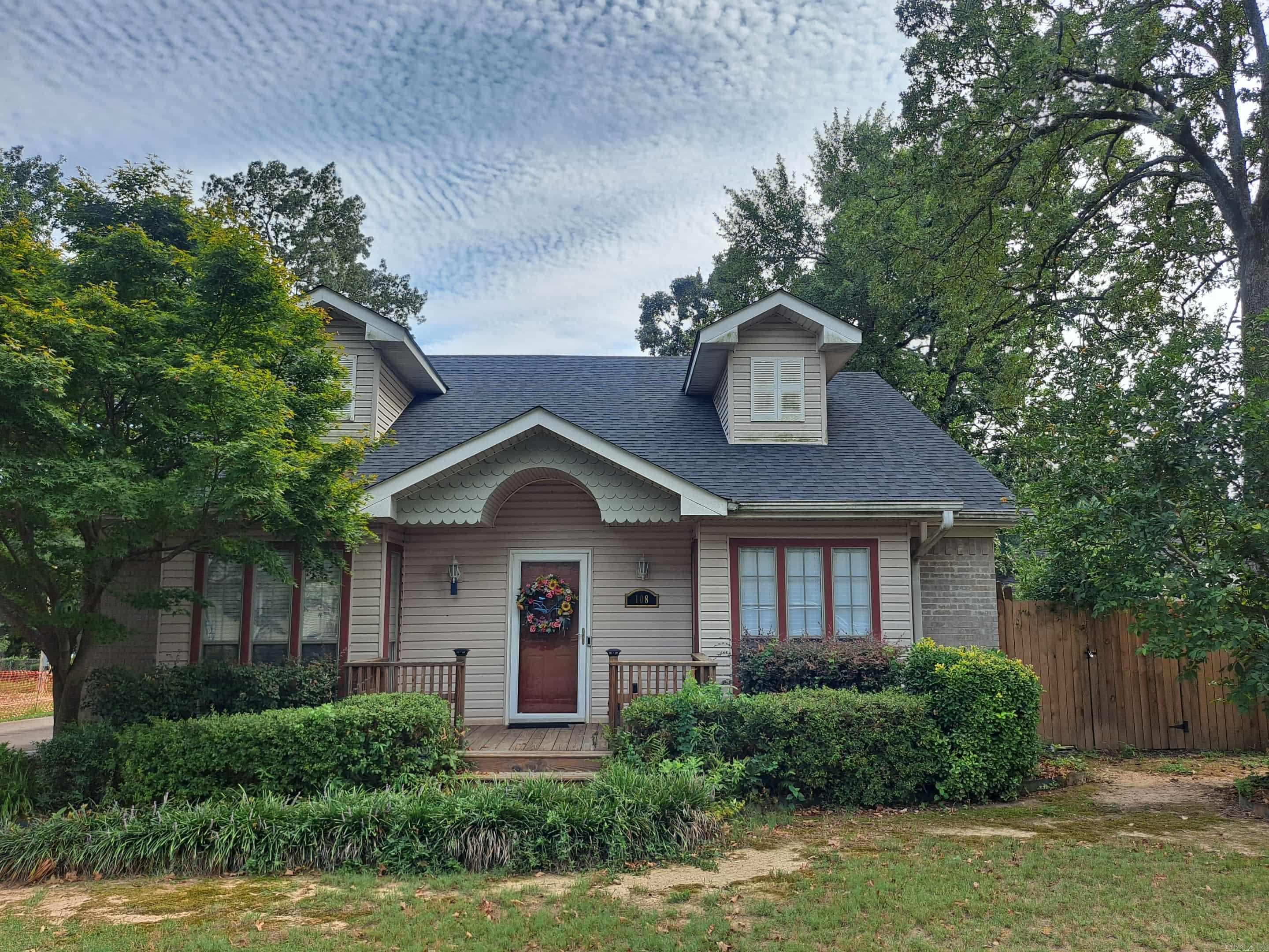 This super cute starter home is nestled in the cozy city of Sherwood. This move-in ready, well-maintained home comes with a one-year home warranty. It sports many new updates: new roof in 2023, new paint in 2023, HVAC replaced in 2024, HWH replaced in 2025. Earlier this year, seller also installed 2 new motion detector lights by the garage, a Ring doorbell camera, and a new LED light fixture in the kitchen along with a dimmer switch. In addition to the spacious bedrooms and living room, a roomy loft overlooks the living area and can serve as a third bedroom, playroom, or game room. Refrigerator conveys. Stop by today for a tour, and youāll fall in love with this gem! AGENTS: See agent remarks when showing.