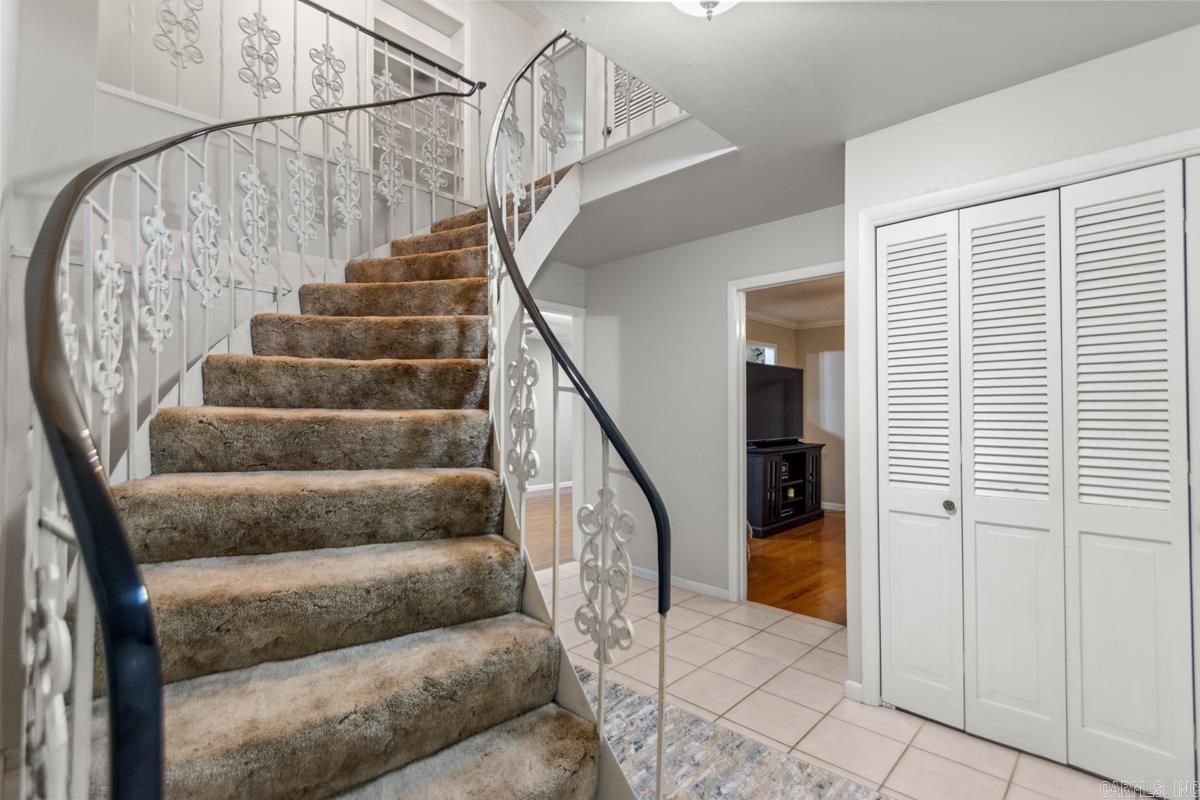 FORREST HILL - Residential