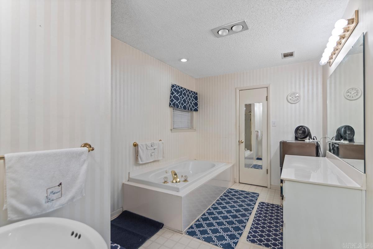 FORREST HILL - Residential