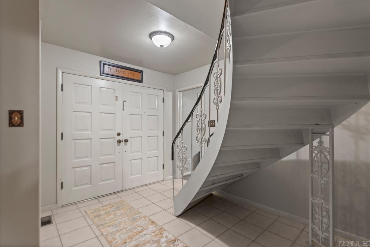 FORREST HILL - Residential