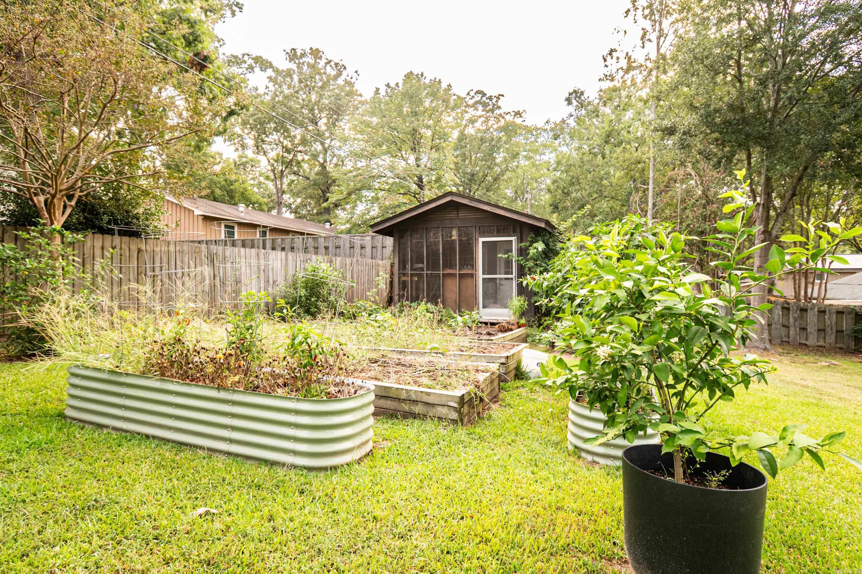 THOMPSON HEIGHTS 4TH S-D - Residential