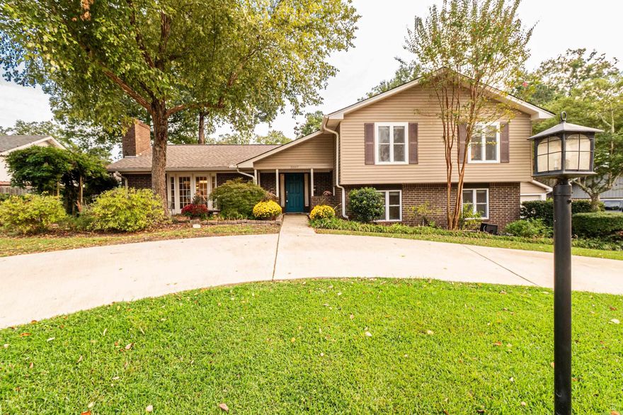 Beautifully Updated West Side Home!  Welcome to 2007 W Oak, a spacious 4-bedroom, 3-bath home in the highly desired West Side area. Featuring a circle drive, formal living room, formal dining room, den, and a cozy wood-burning fireplace, this home offers plenty of room to spread out. Recent updates include a brand-new roof, remodeled kitchen, updated master bath, fresh interior paint, and new carpet upstairs. Enjoy the great backyard with a privacy fence—perfect for relaxing or entertaining. Move-in ready with charm, comfort, and modern upgrades throughout!