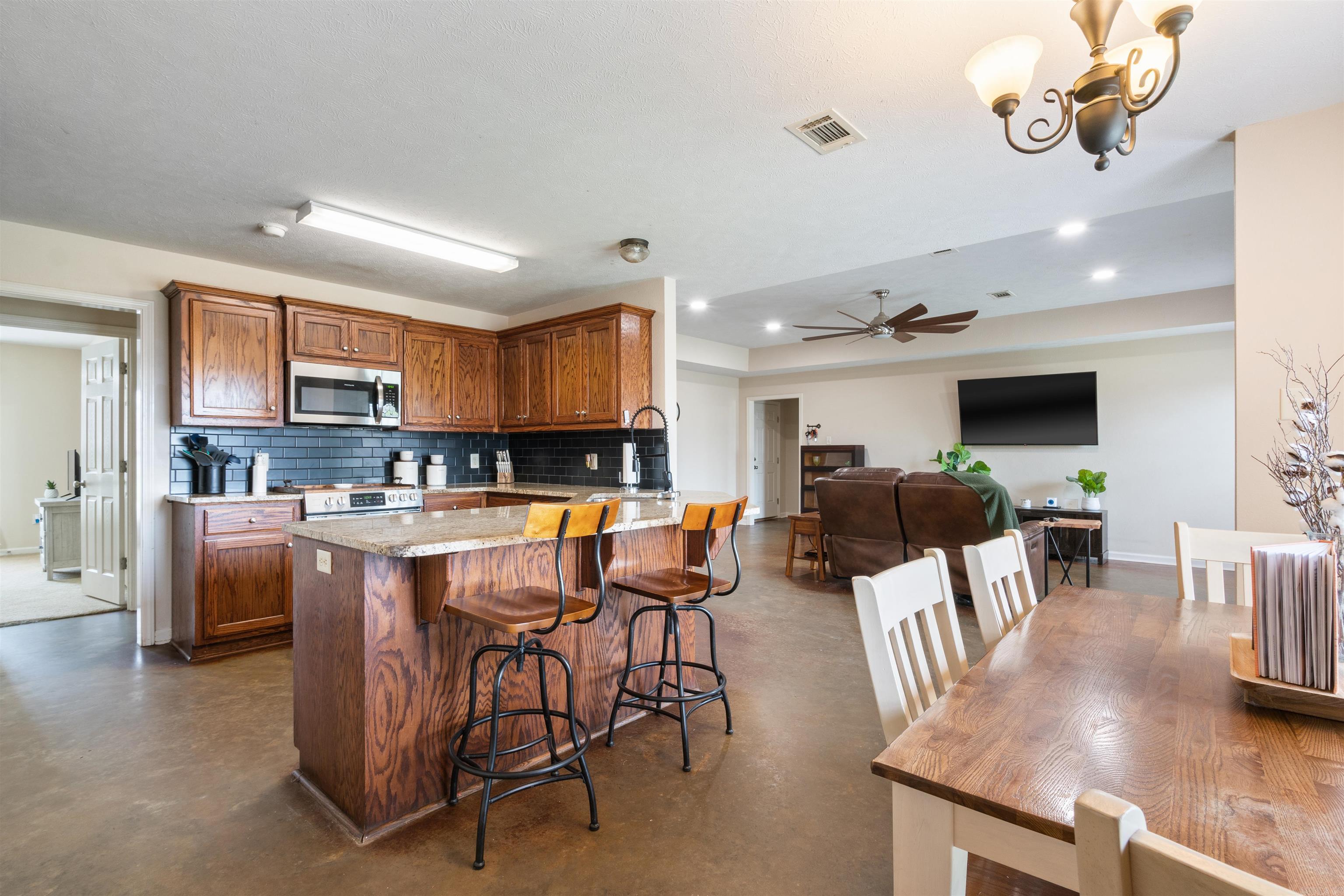 HUNTER HEIGHTS - Residential