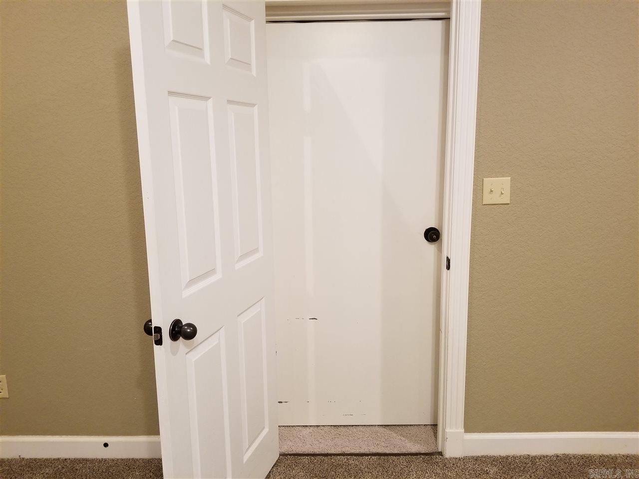 MILLERS CROSSING - Residential Lease