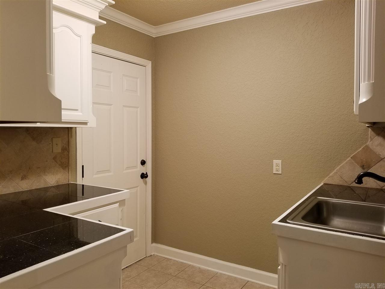 MILLERS CROSSING - Residential Lease