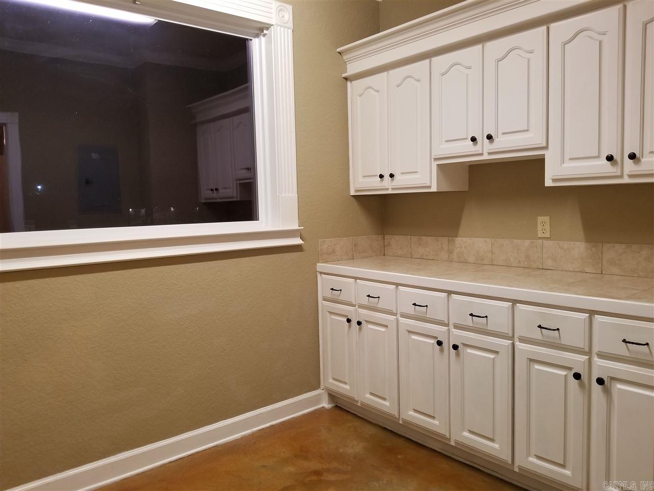 MILLERS CROSSING - Residential Lease