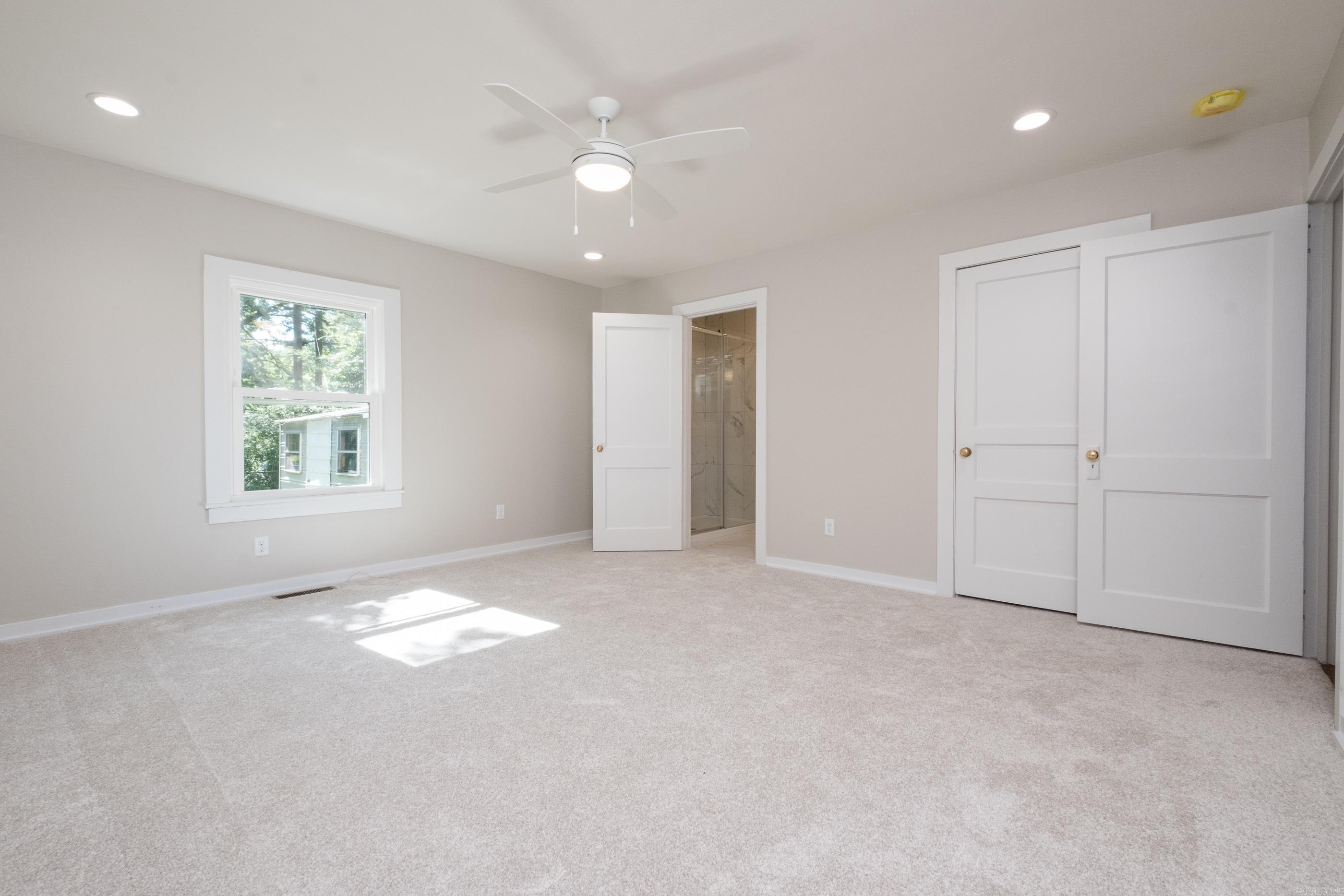 LINCOLN PARK - Residential