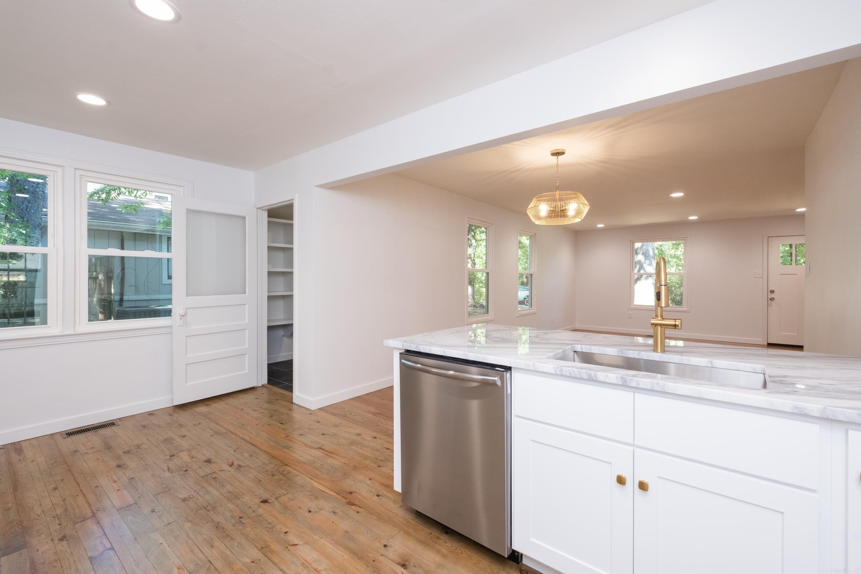 LINCOLN PARK - Residential