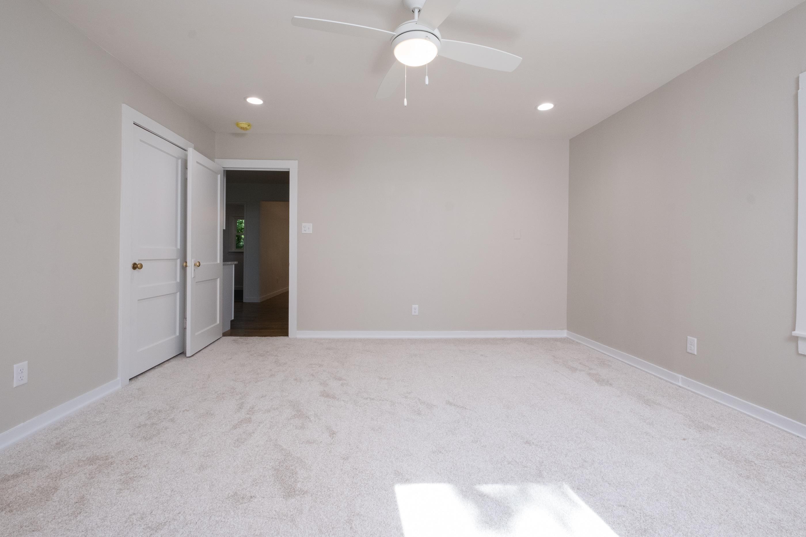 LINCOLN PARK - Residential