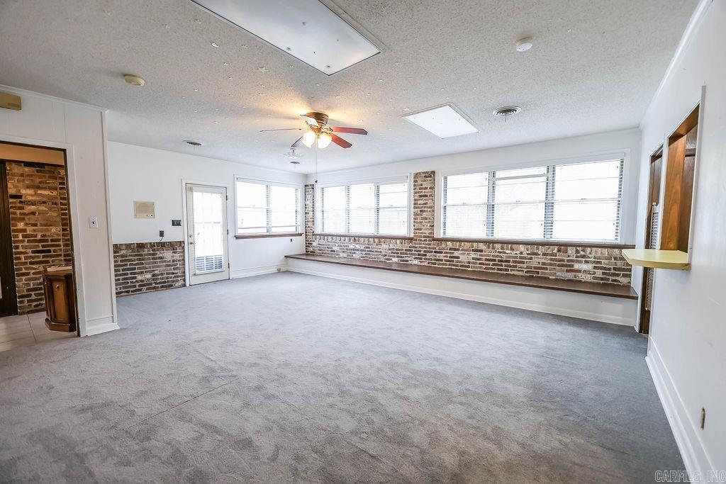 COUNTRY CLUB TERRACE - Residential