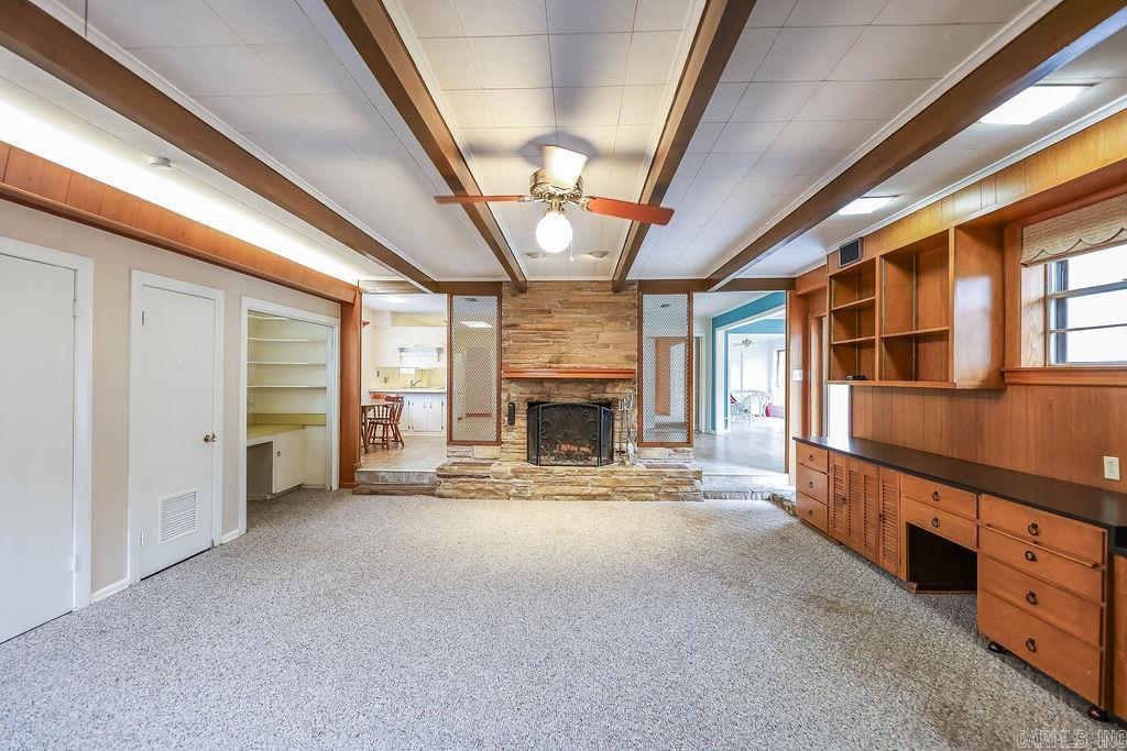 COUNTRY CLUB TERRACE - Residential