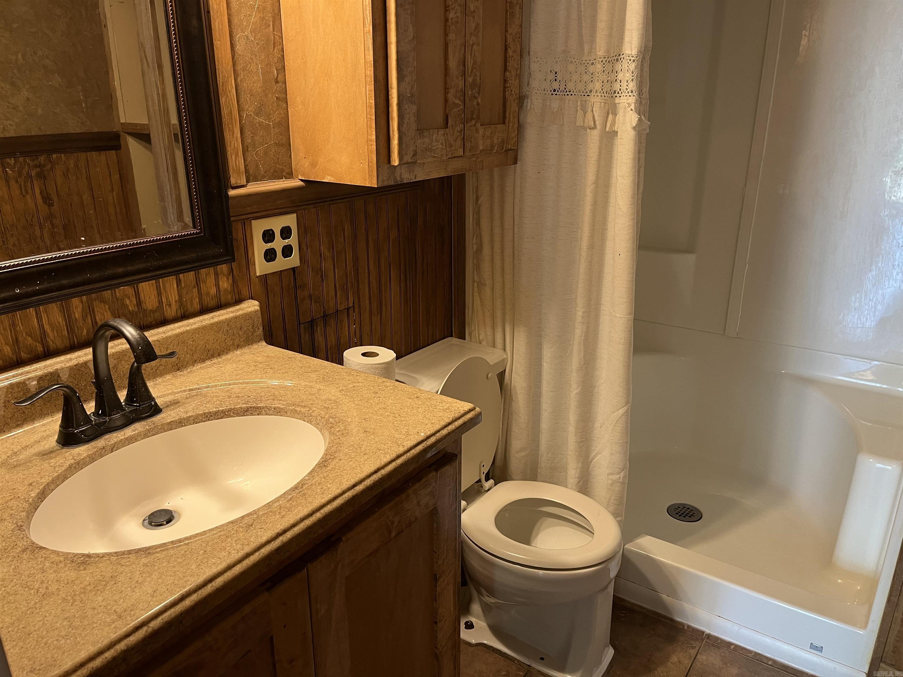 Greers Ferry-Outside - Residential